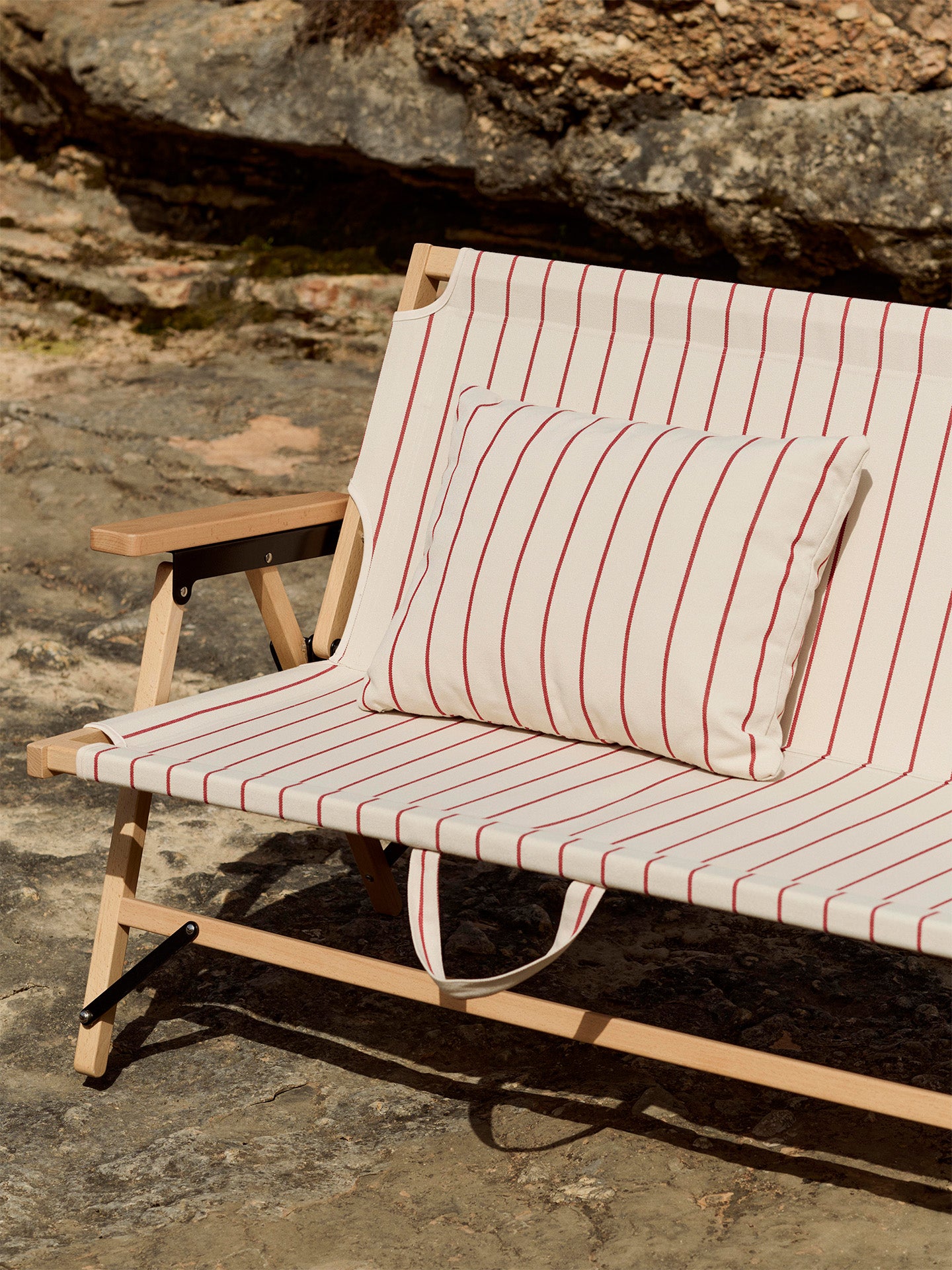 Outdoor Market striped outdoor cushion, 2 colours (45 x 35 cm)