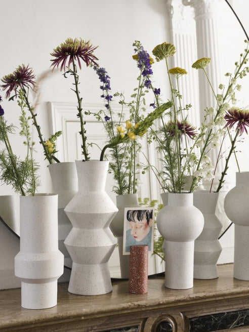 Speckled clay vase straight (39,5 cm), ivory