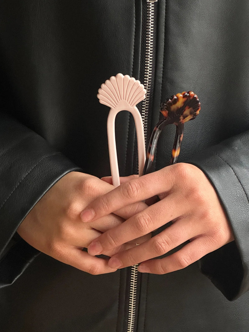 Le Mer hair pin, leo