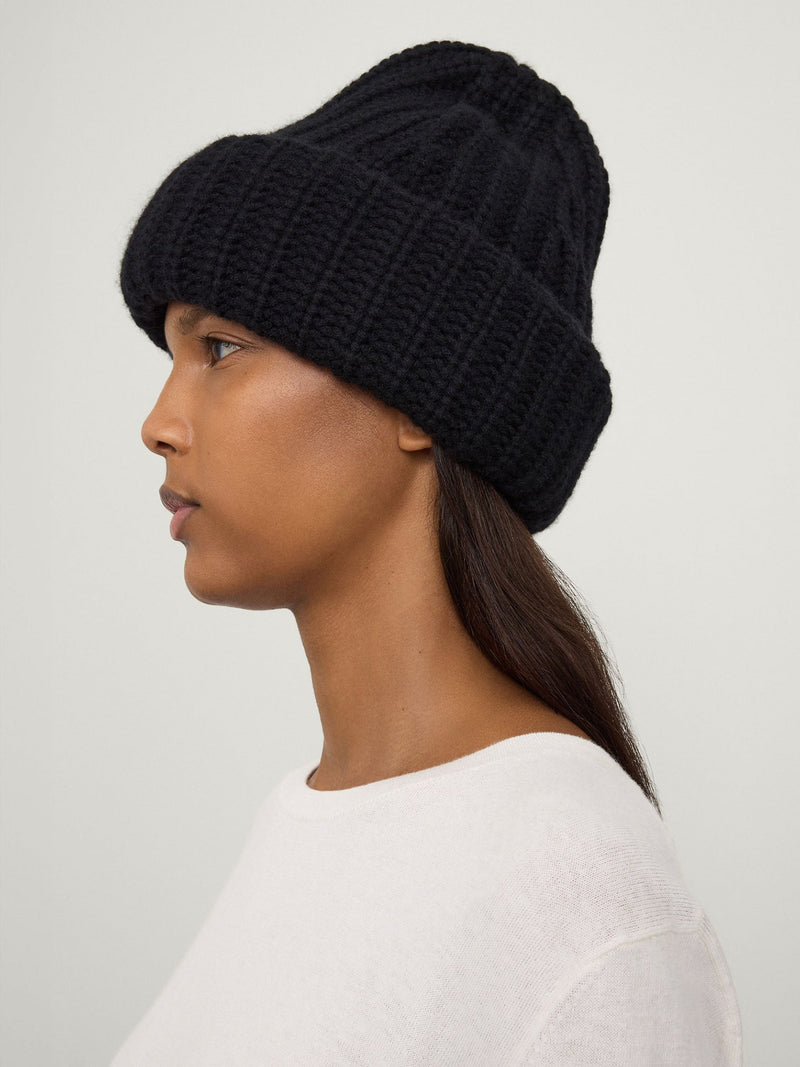 Beatris cashmere beanie, black