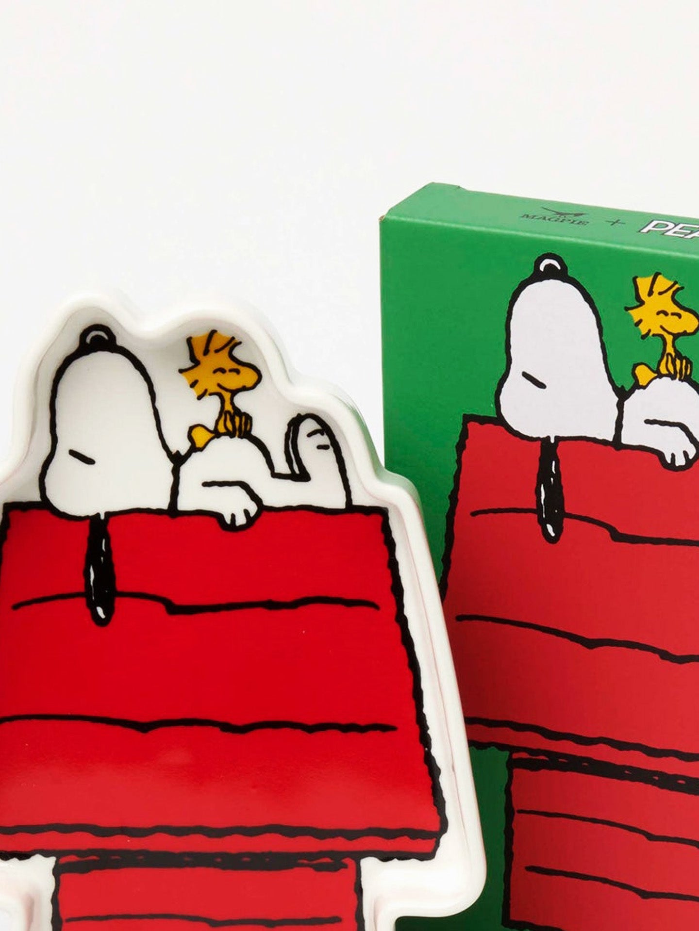 Peanuts Snoopy dog house shaped trinket dish