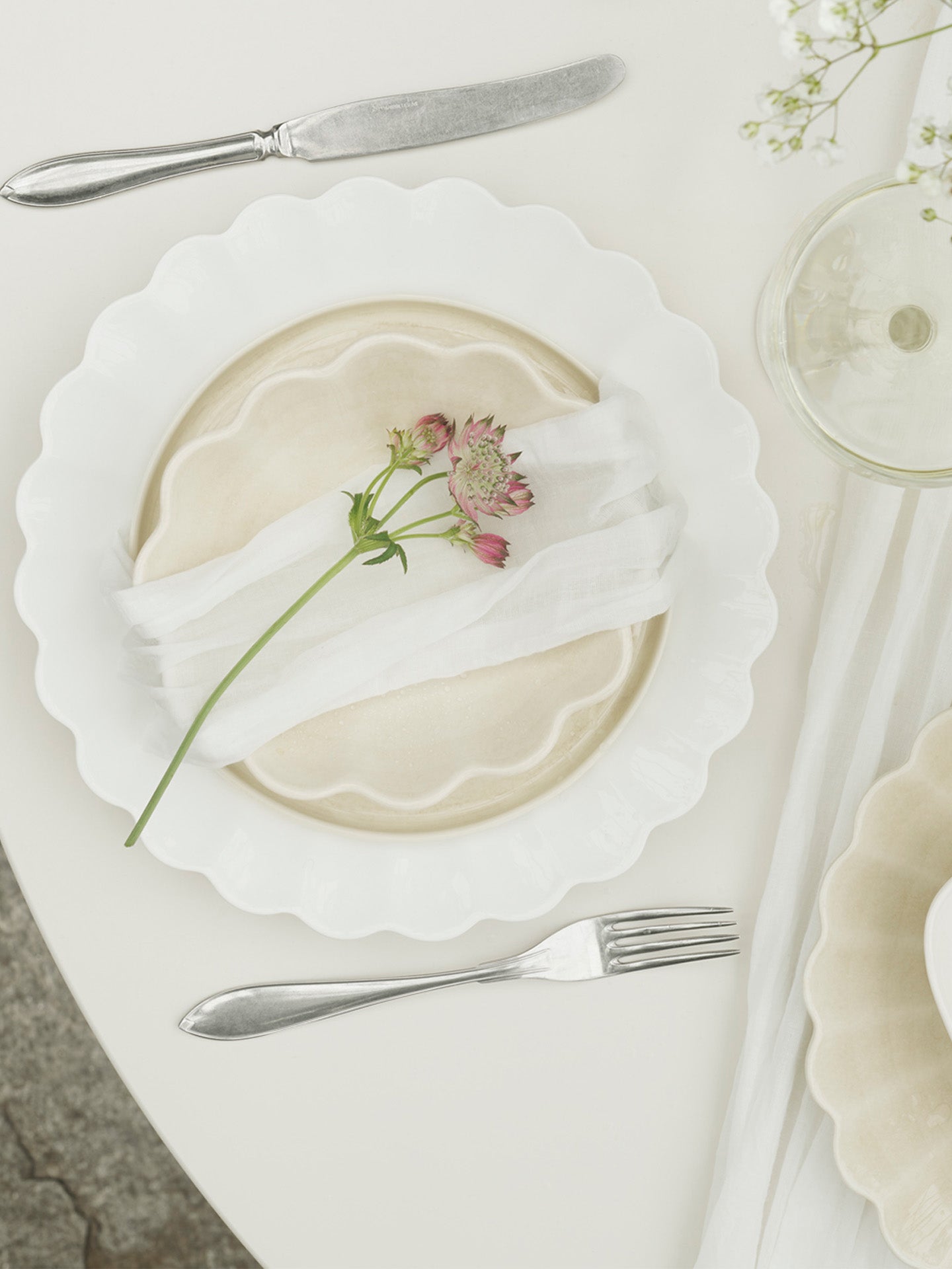 Oyster small oval bowl, sand (18 cm)