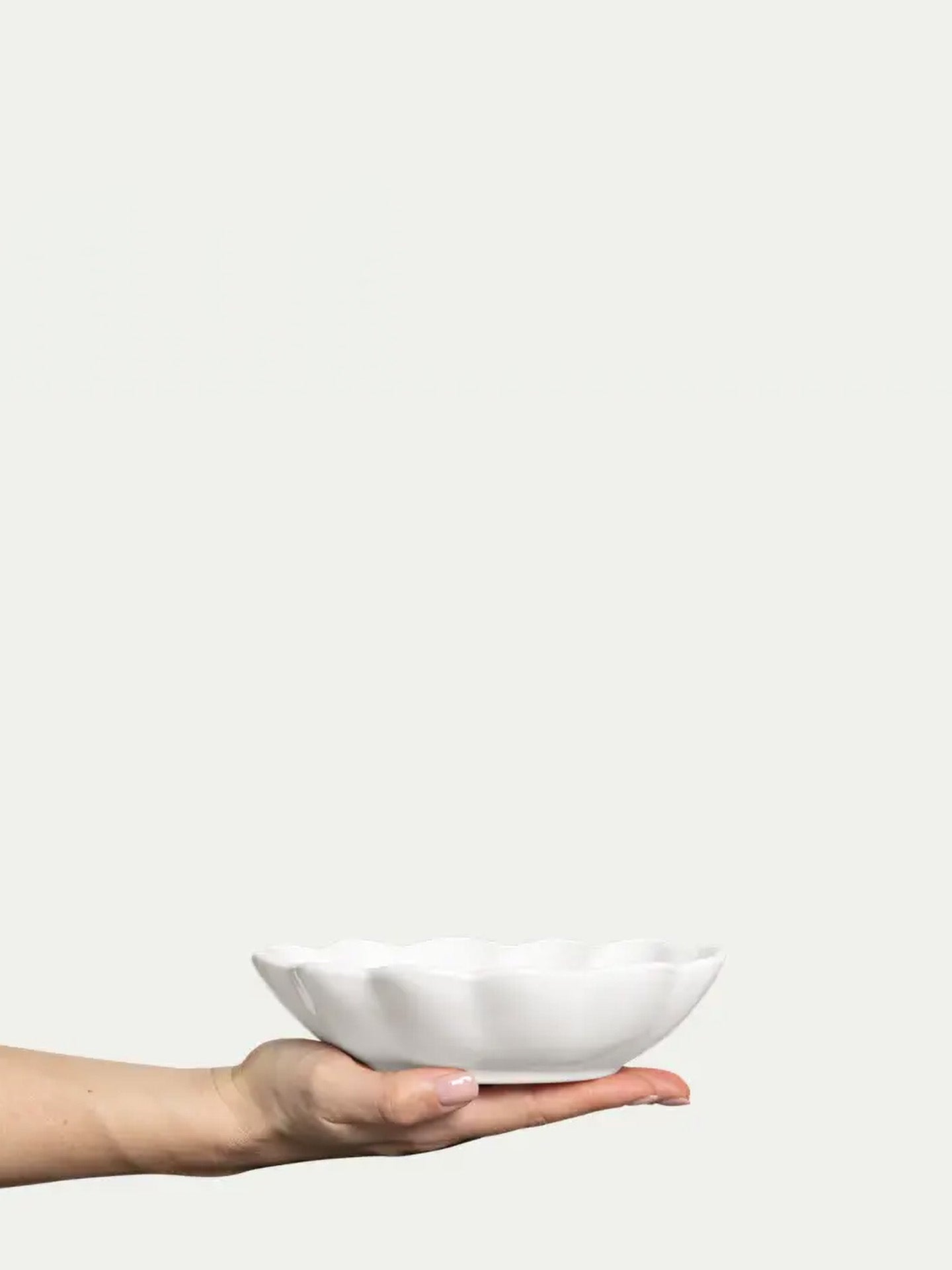 Oyster small oval bowl, white (18 cm)