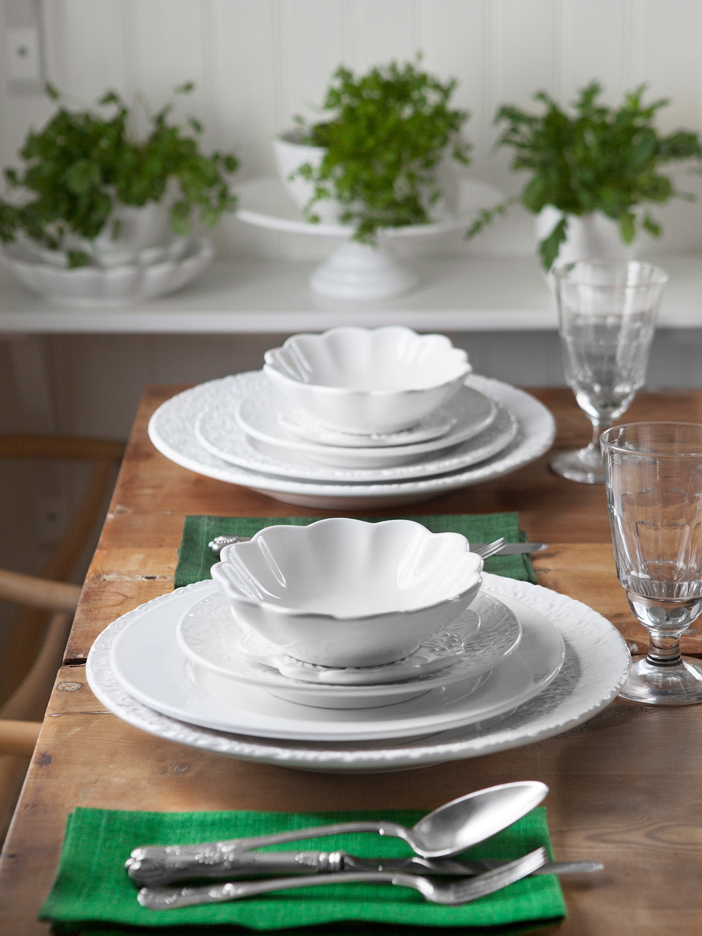 Oyster small oval bowl, white (18 cm)