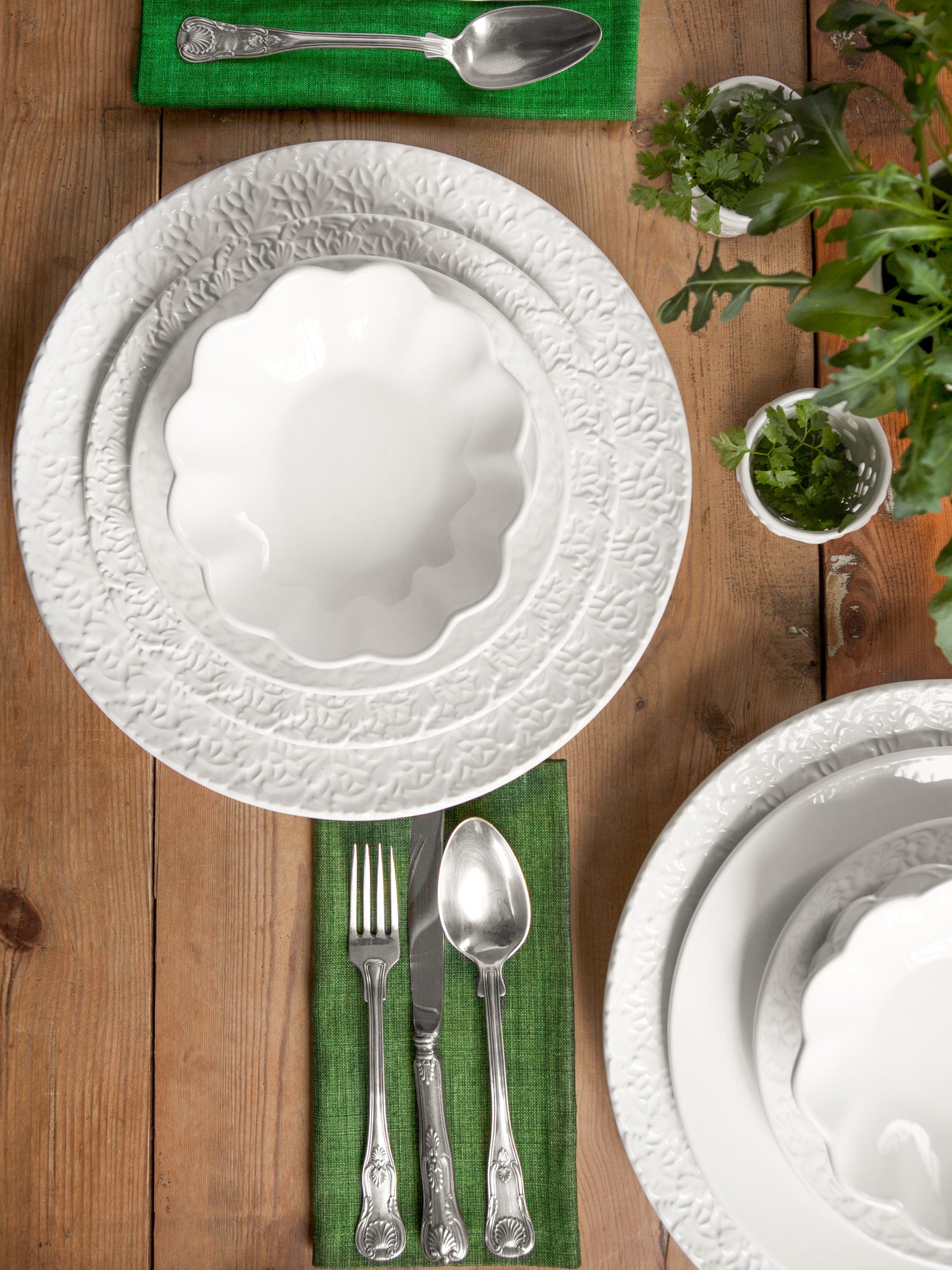 Oyster small oval bowl, white (18 cm)