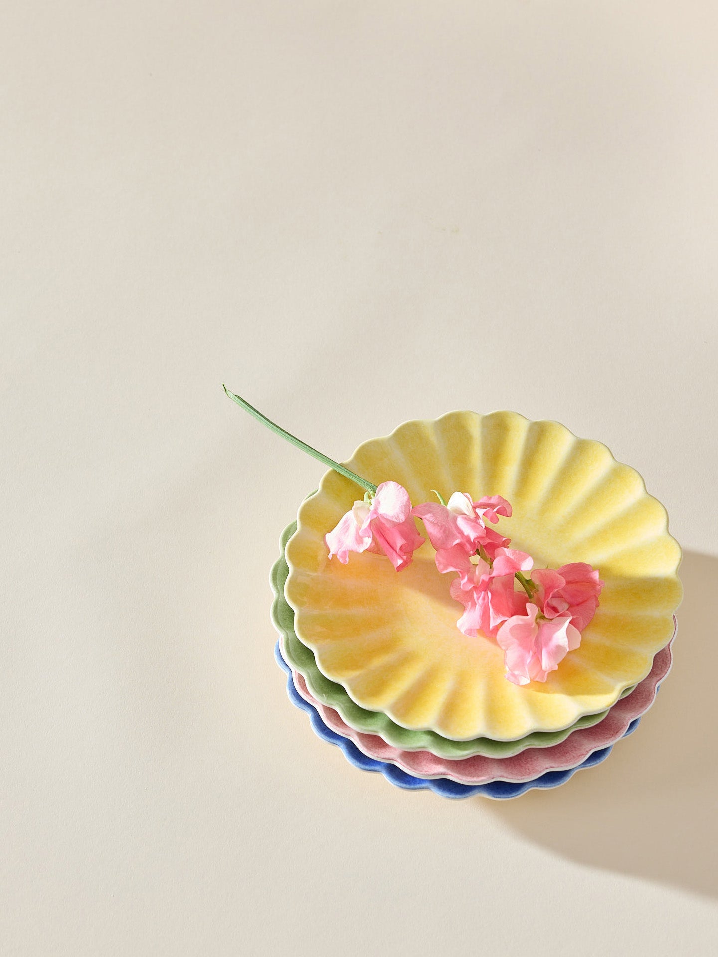 Oyster small plate, yellow (20 cm)