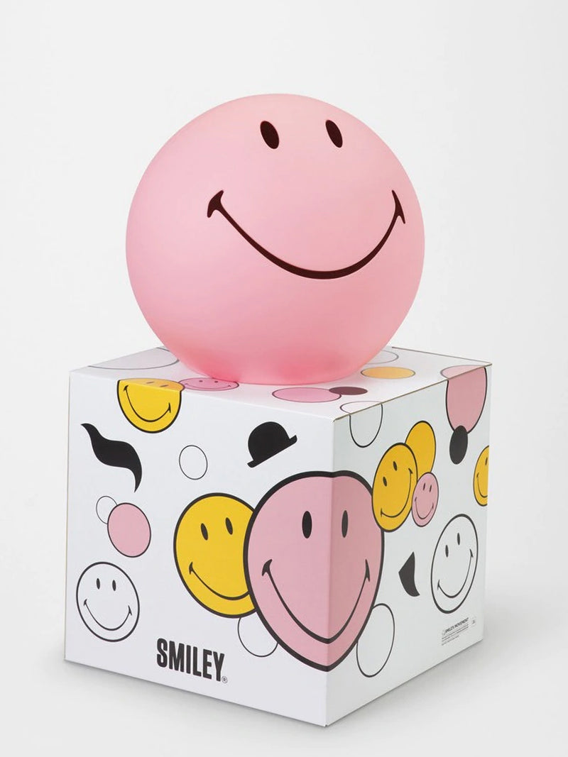 The round Smiley face floor lamp comes with a LED lamp inside and dimmable light switch and it fits in EU sockets as the adapter is included.