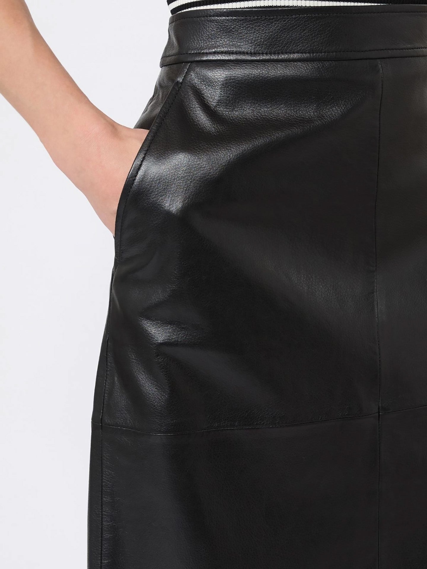 Hammered leather pencil skirt, black