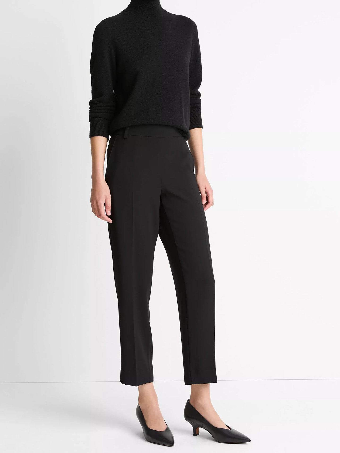 Mid rise tapered pull on pant, black