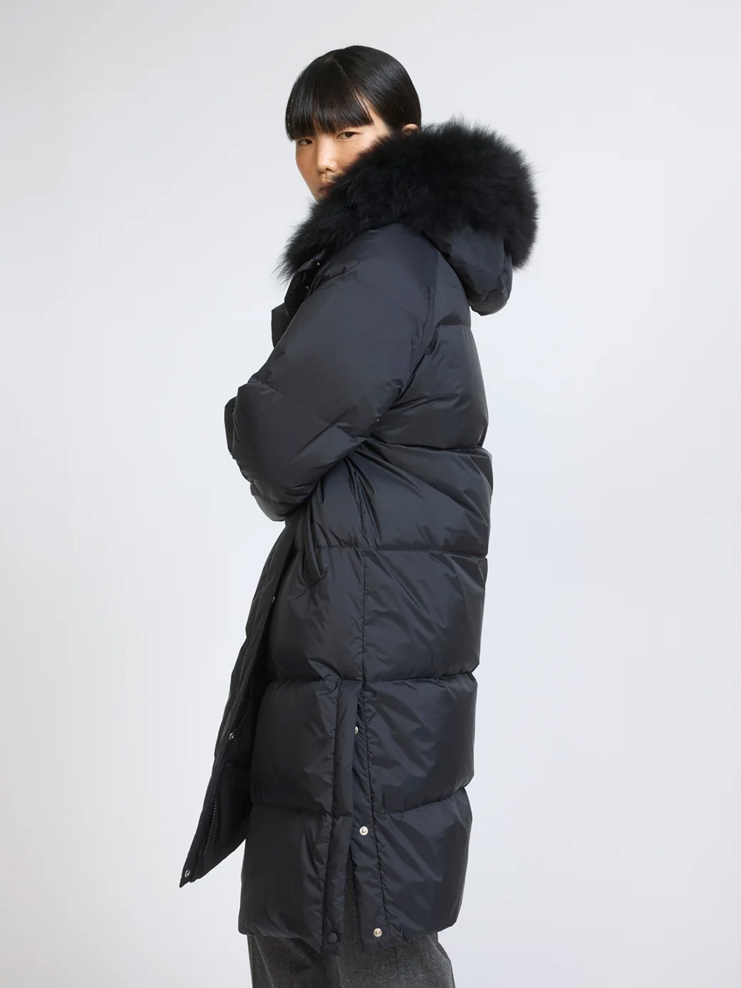 Long fur-trim hooded down coat, black