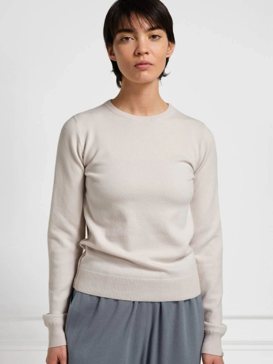 Crewneck cashmere sweater n°41 body, chalk