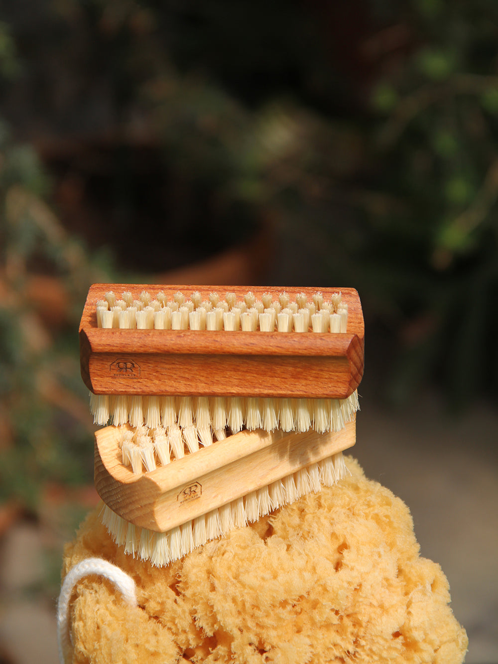 Beechwood nail brush, light bristle