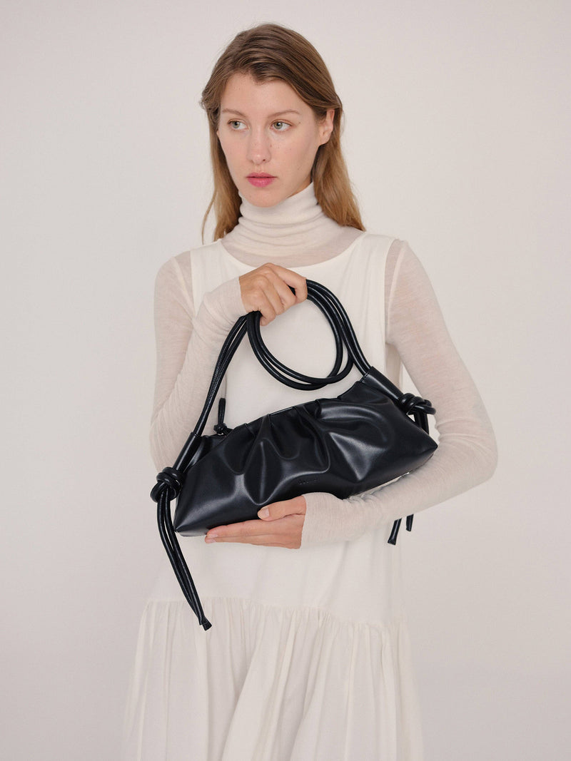 Dumpling shoulder bag, black