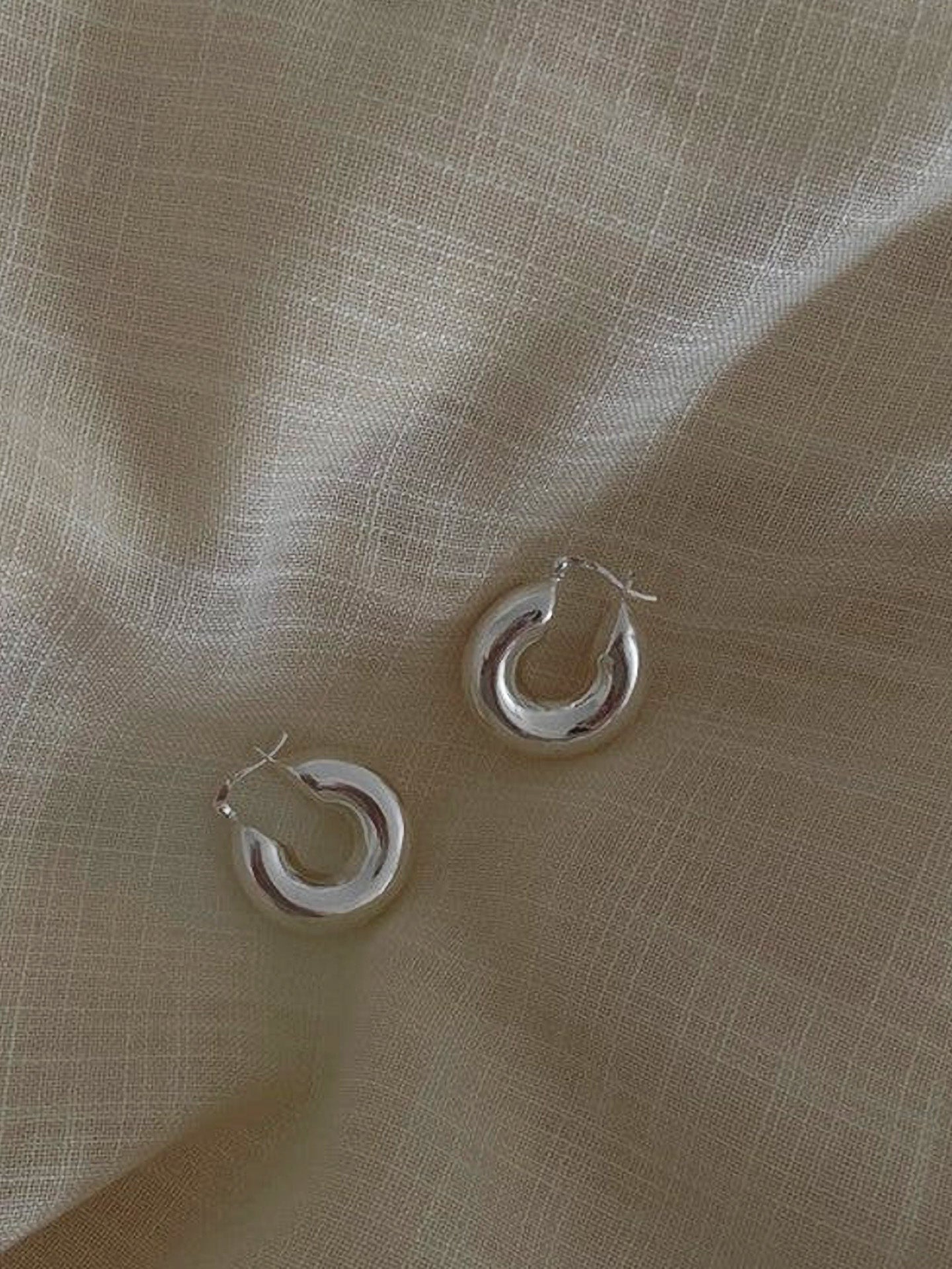 Mara chunky hoops, silverplated