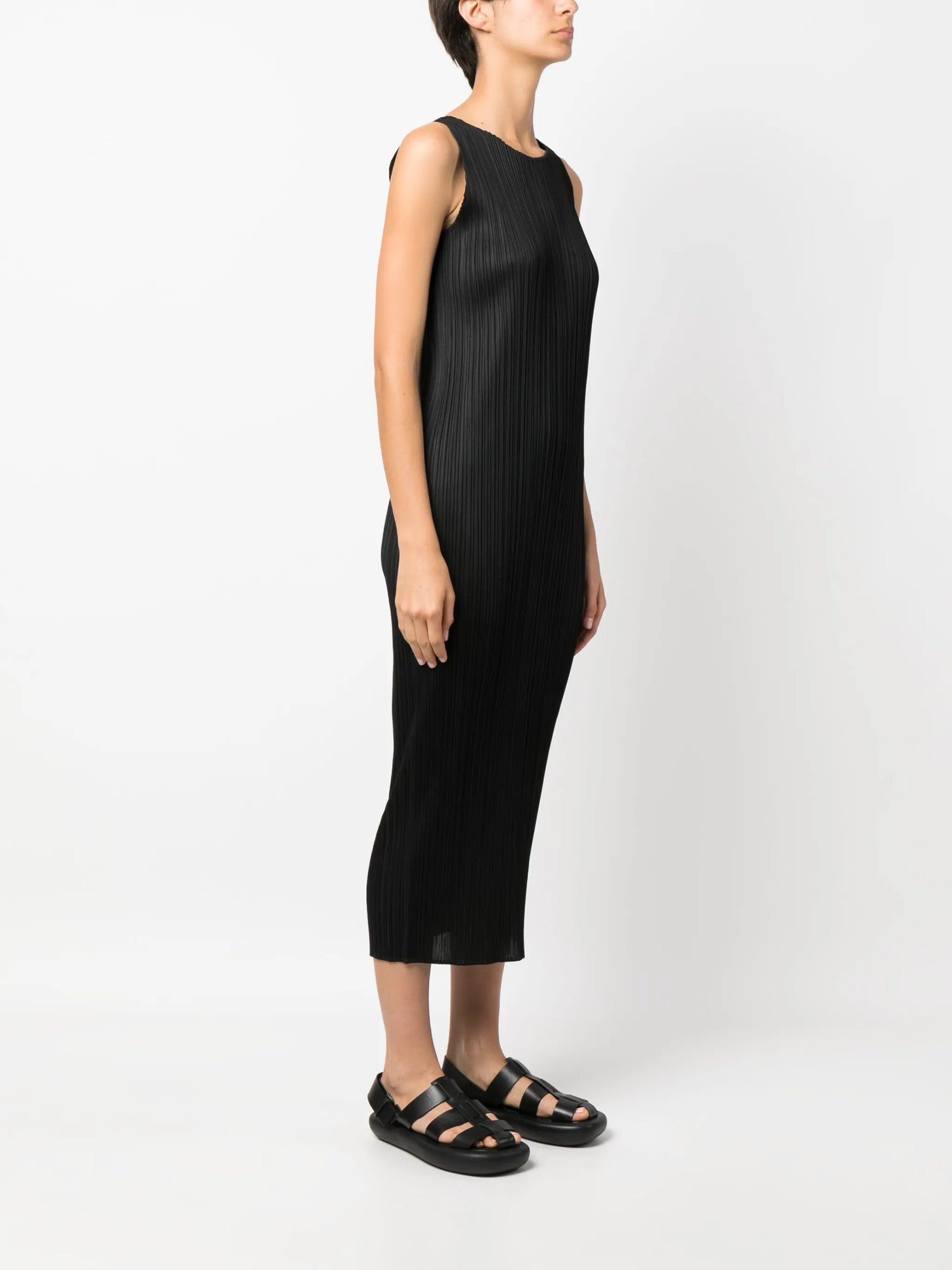Basics pleated sleeveless dress, black (carryover)