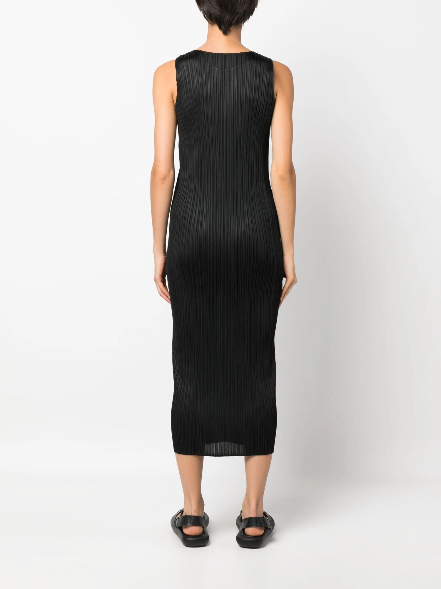 Basics pleated sleeveless dress, black (carryover)