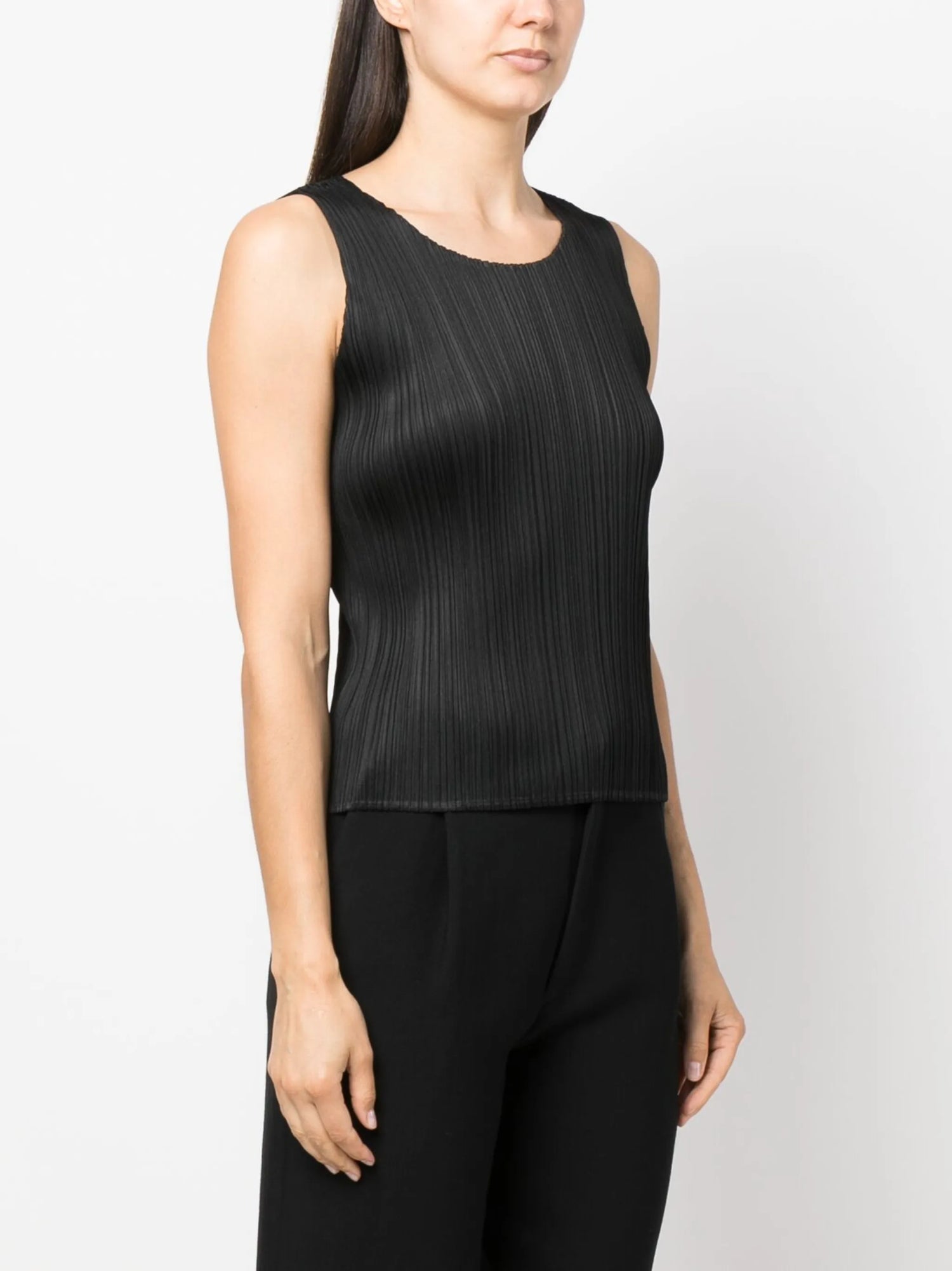 Sleeveless basics pleated top, black (carryover)
