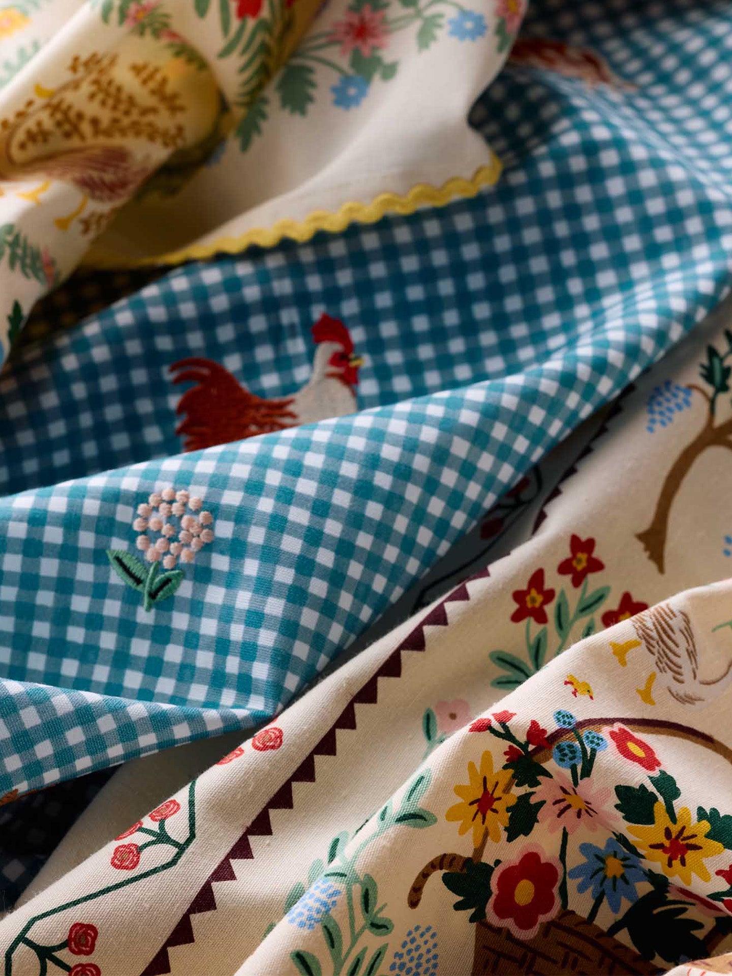 Country farm tea towel, blue gingham