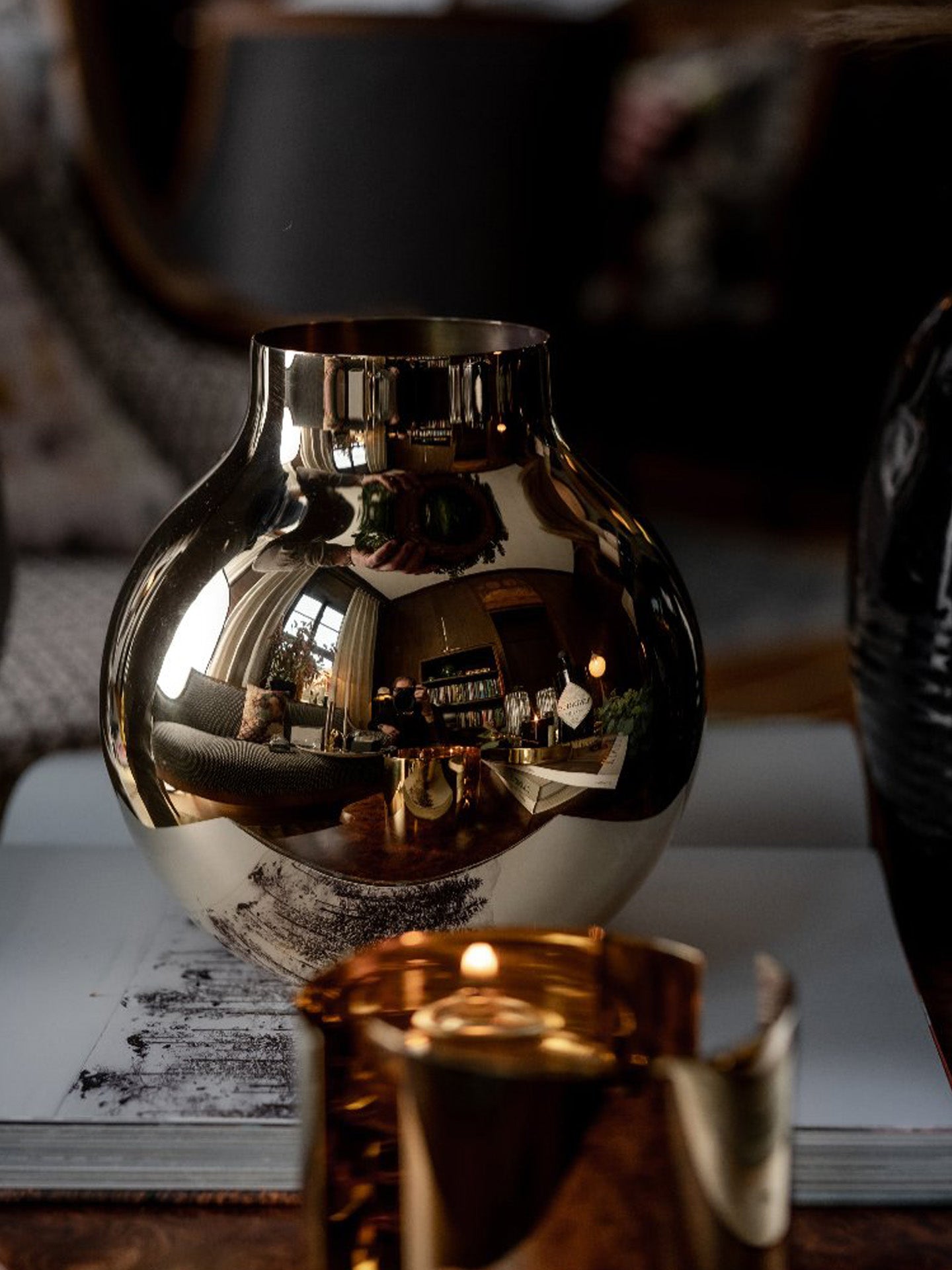 Boule large vase, brass