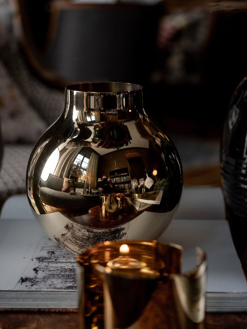 Boule large vase, brass