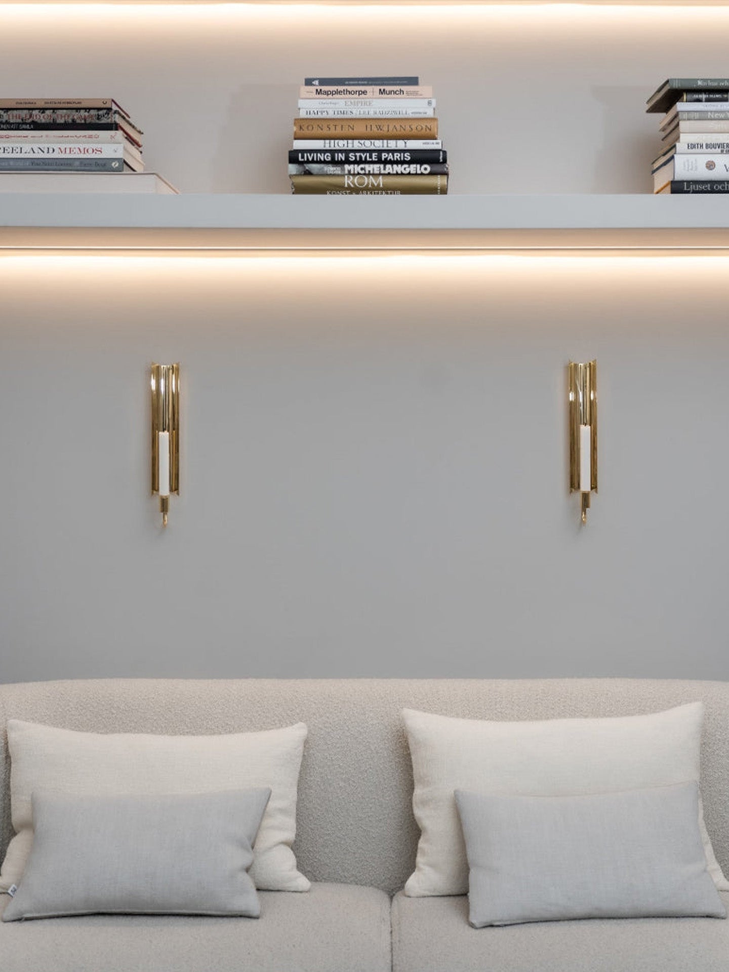 Reflex sconce, brass