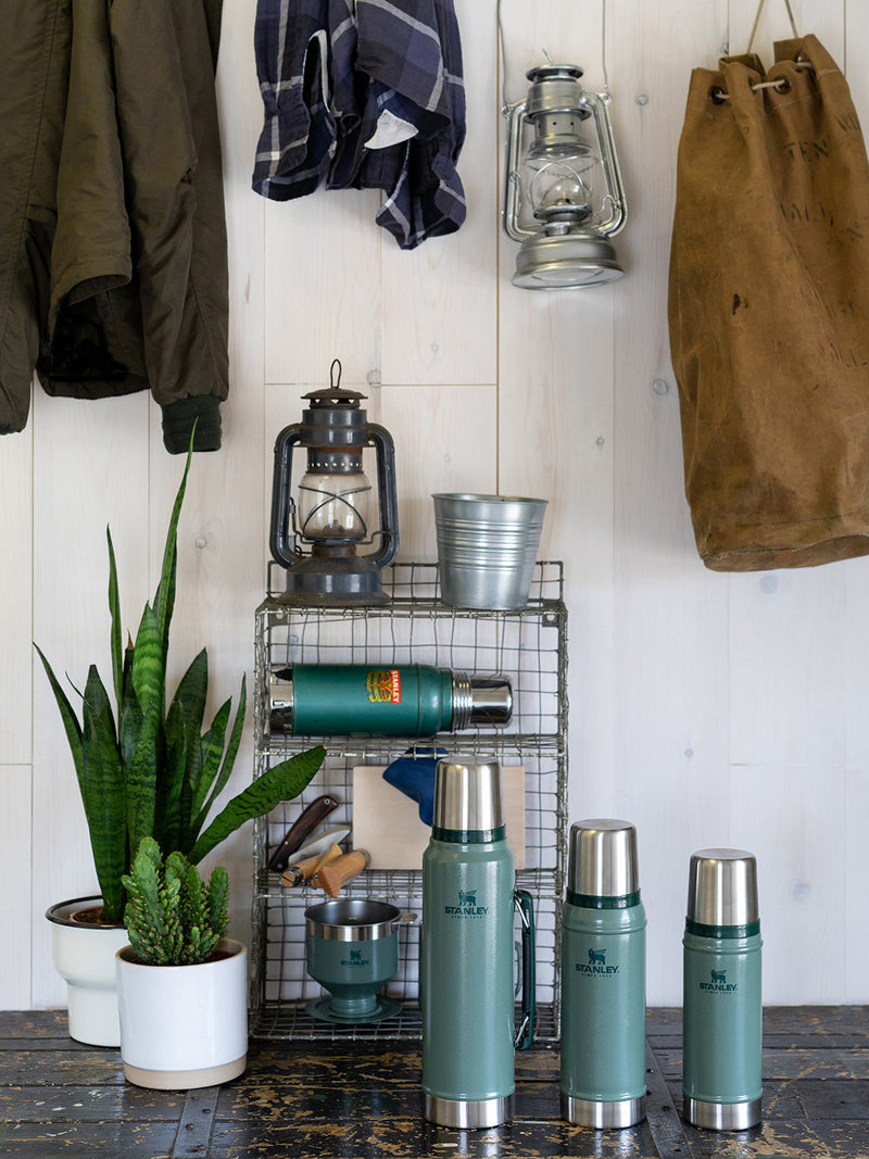 Classic legendary thermos bottle, green (0.75l)