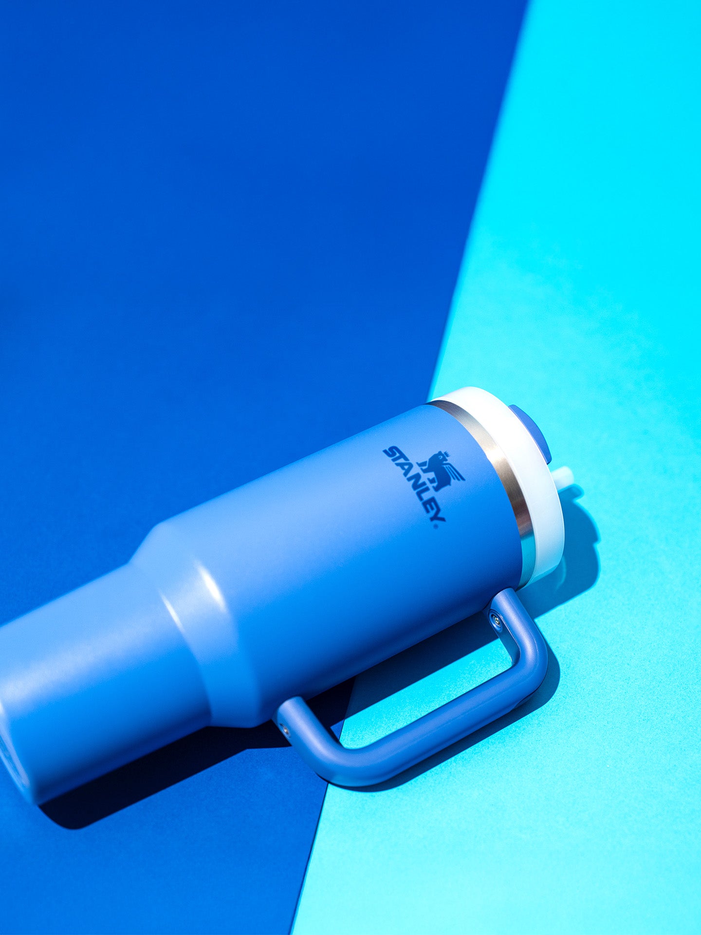 The Quencher H2.0 Flowstate™ Tumbler, iris (1,2L)