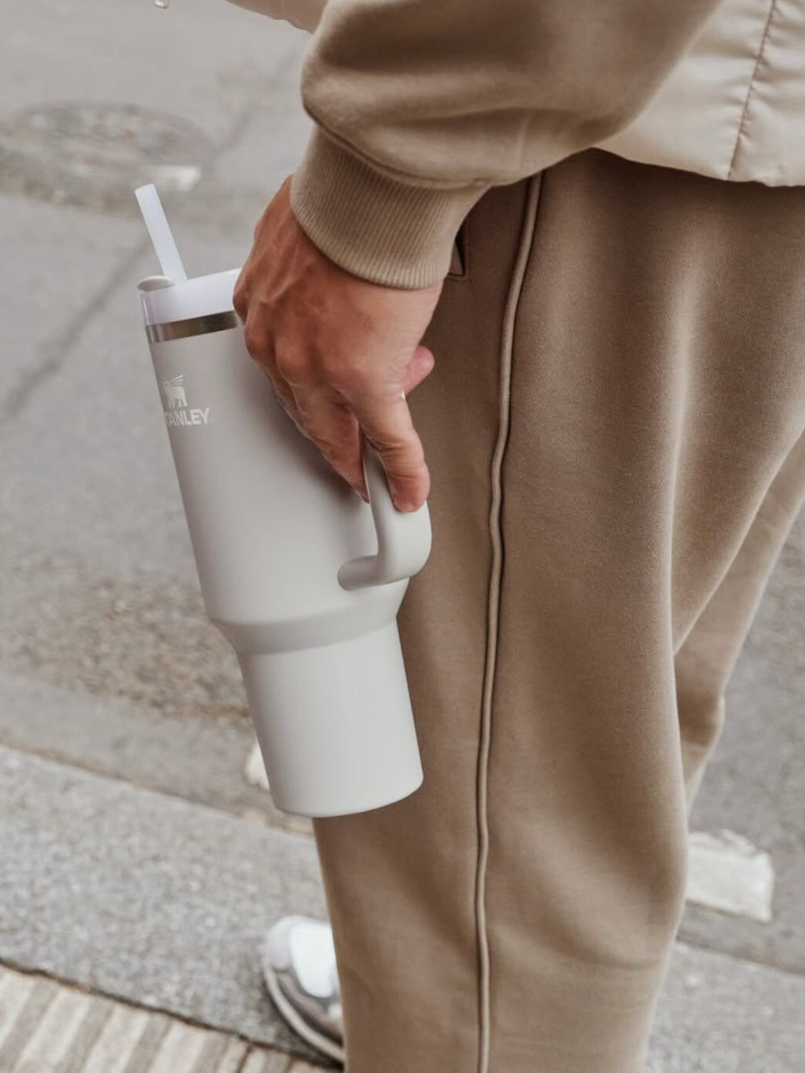 The Quencher H2.0 Flowstate™ Tumbler, ash (1,2L)