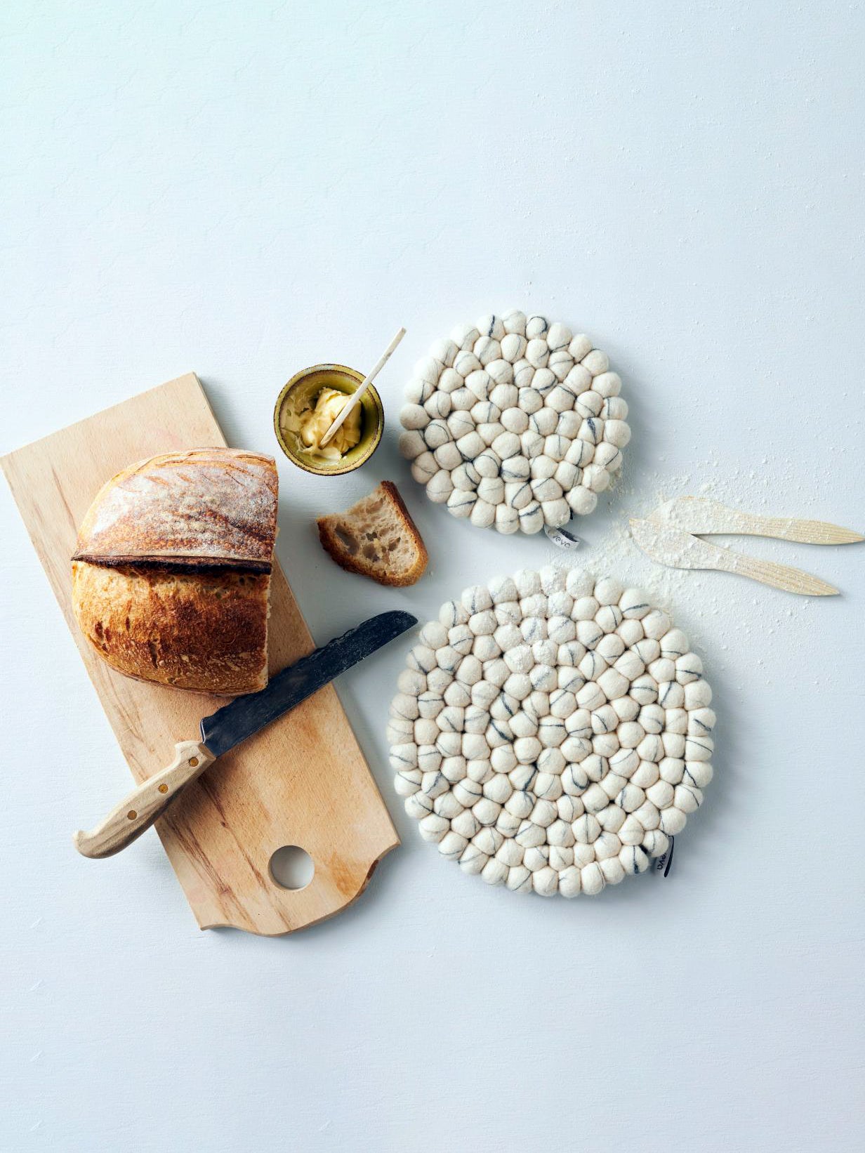 Large Round trivet, marble white