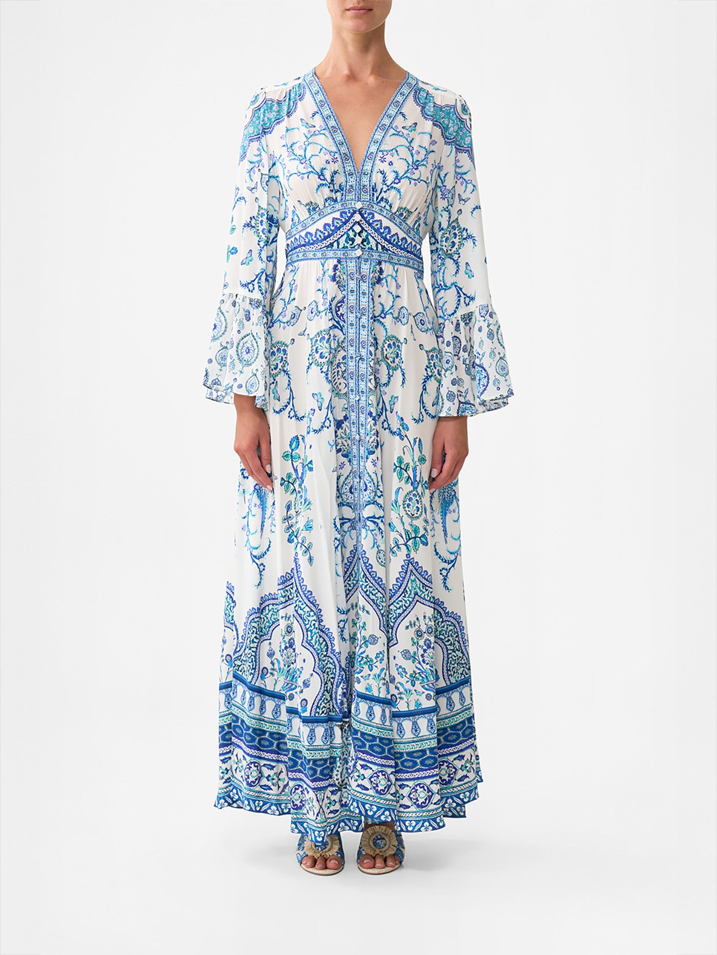 Shaped waistband dress with ruffle sleeve, blue-white print