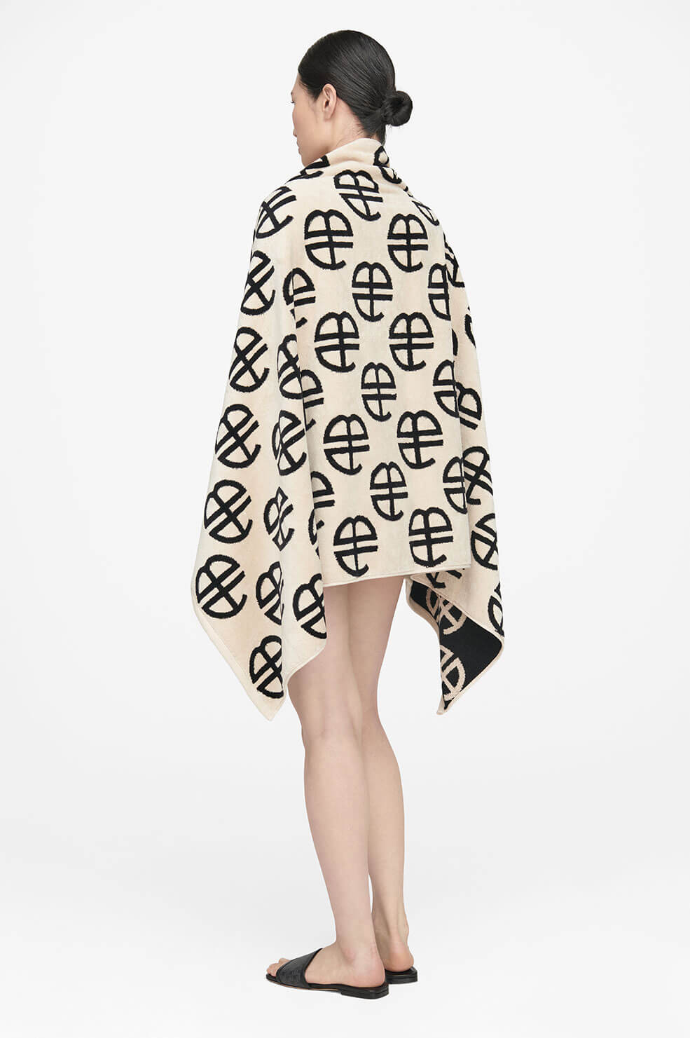 Bahia towel, beige-black monogram print