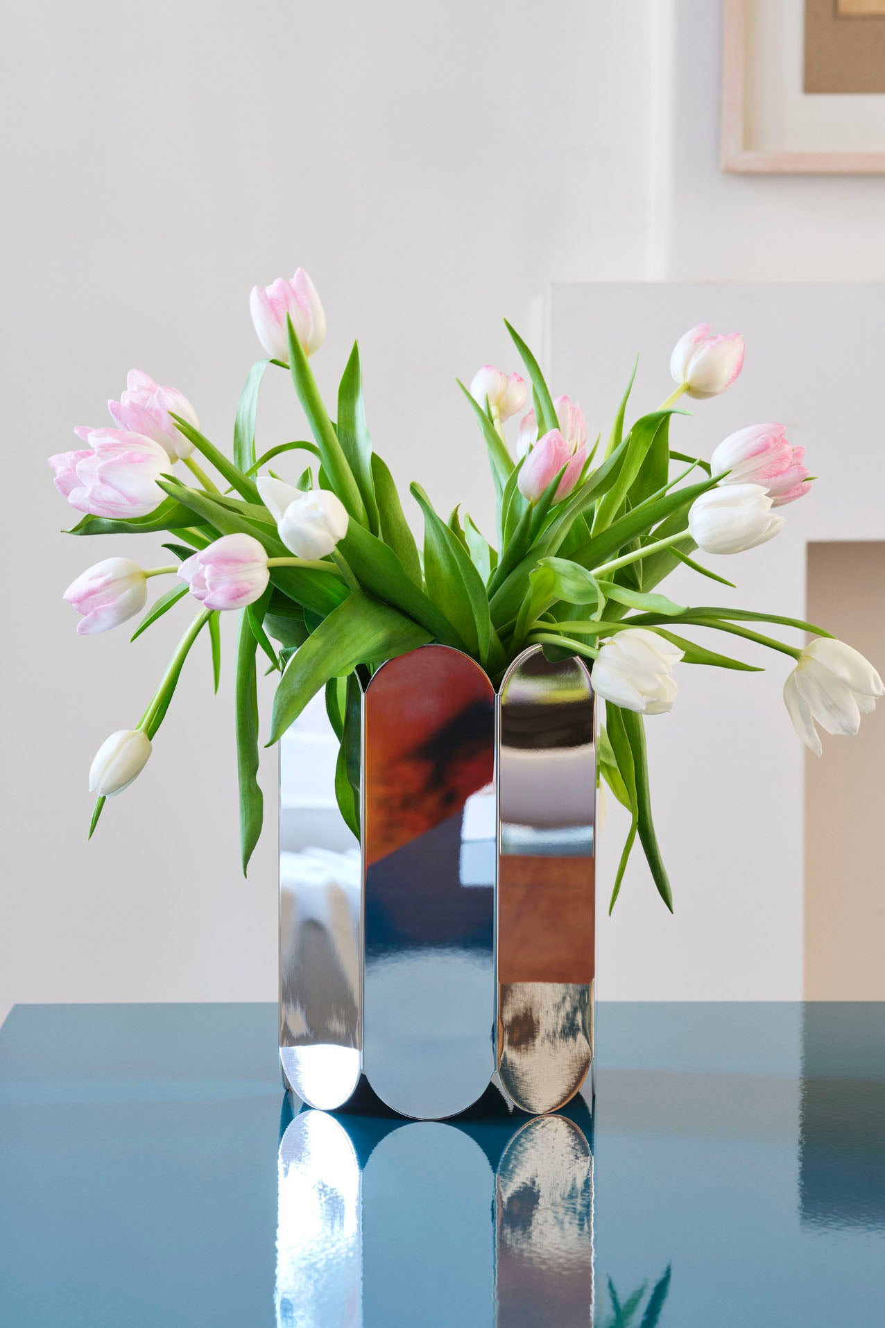 Arcs Mirrored Vase, silver