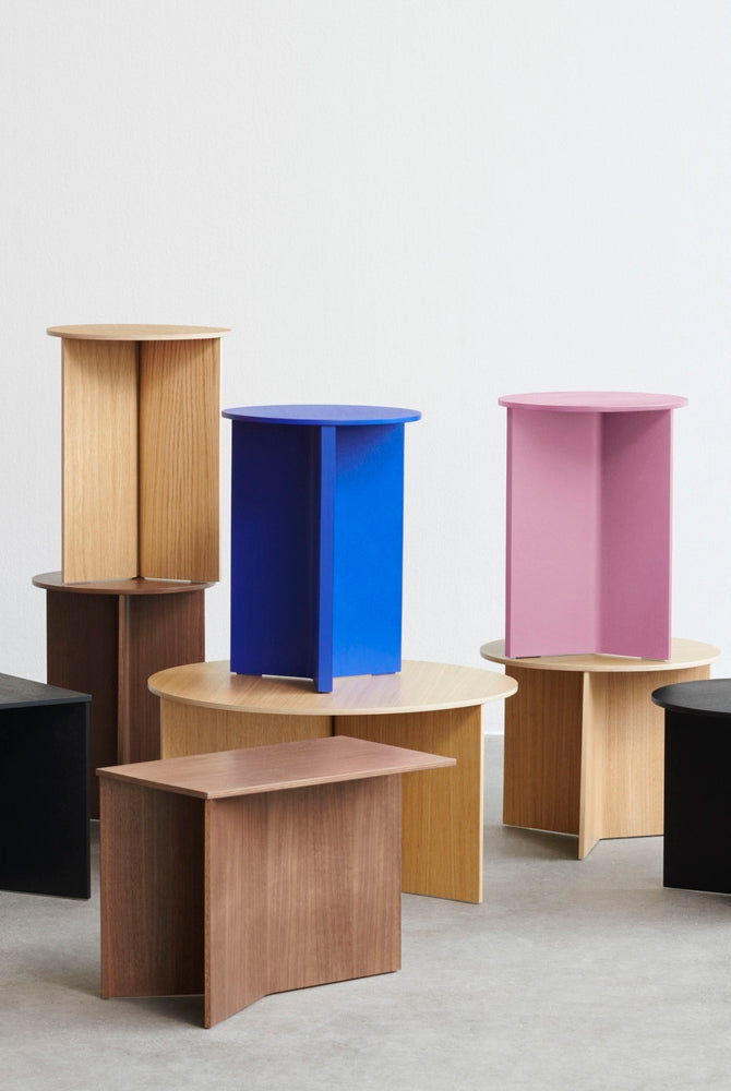 Slit table in lacquered wood, blue
