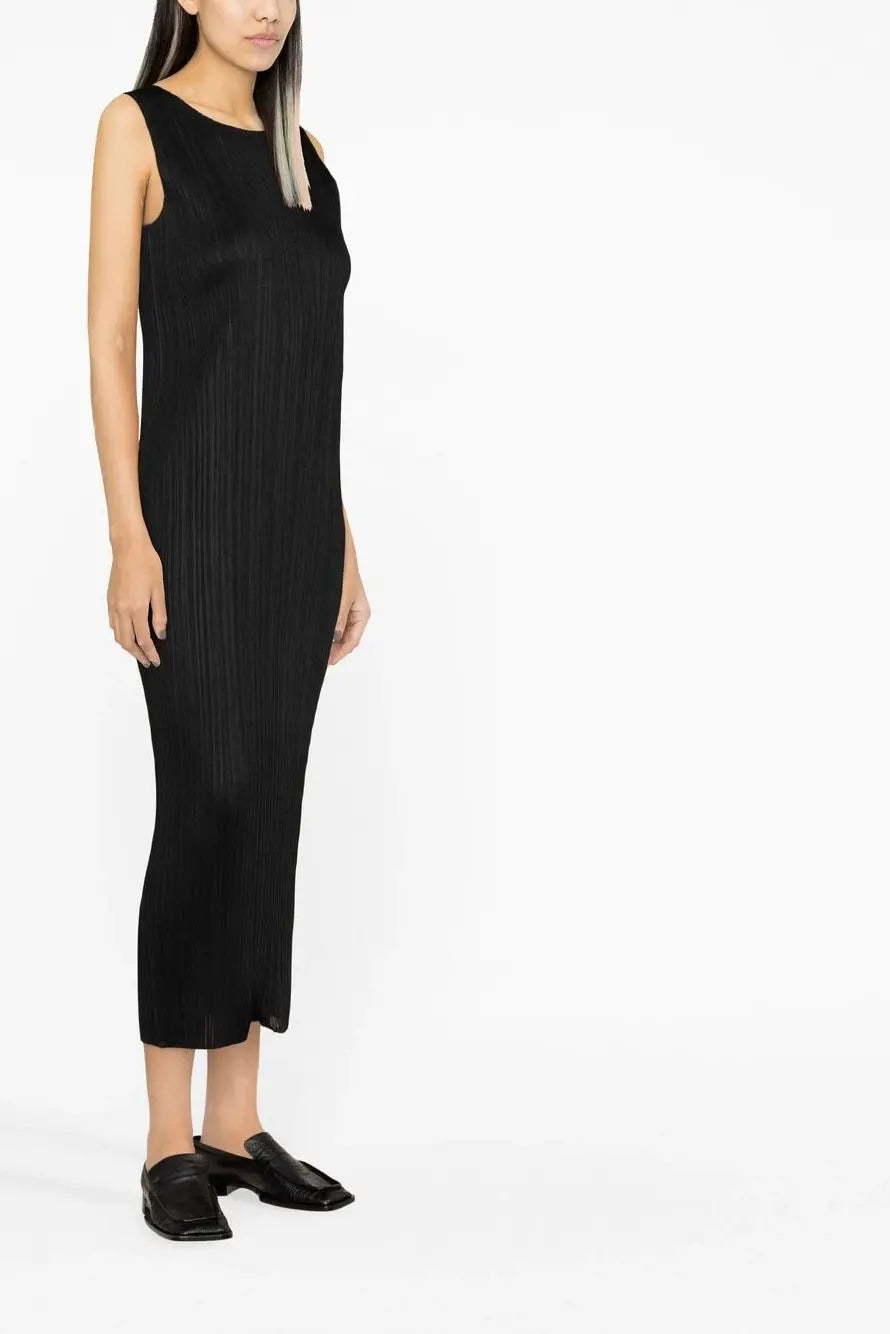 Basics pleated sleeveless dress, black (carryover)