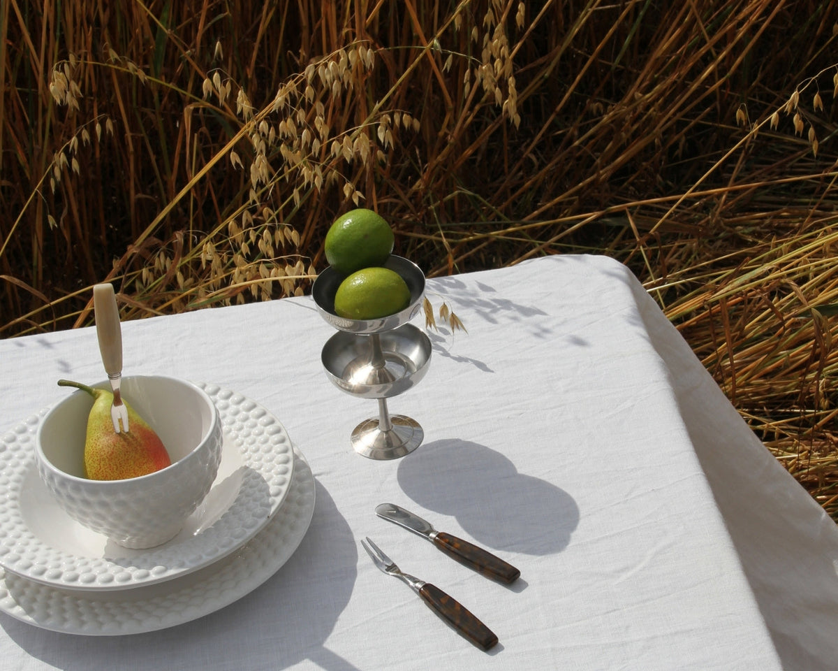 Neutral tableware