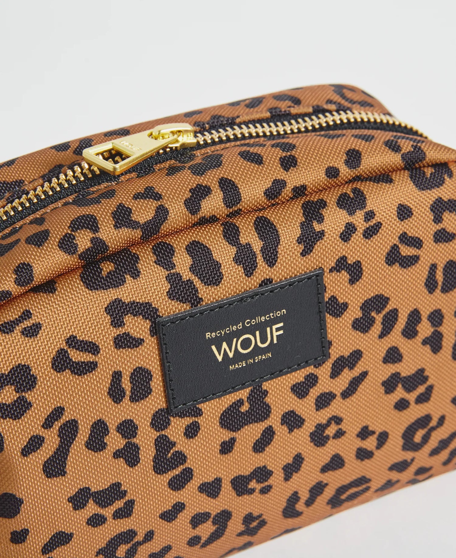 Tan Leopard Spot Agar Toiletry Bag