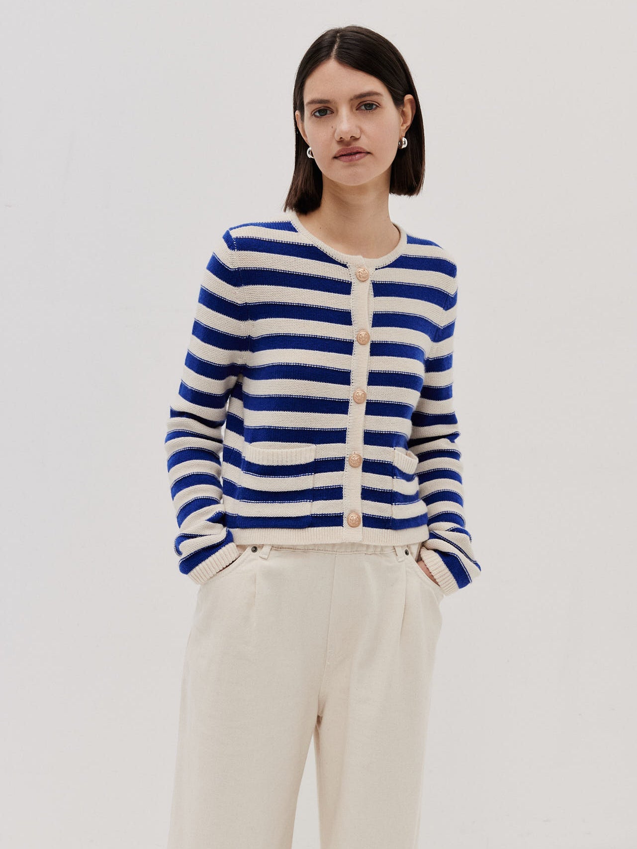 Round neck stripe cardigan w/ golden buttons, ivory-blue