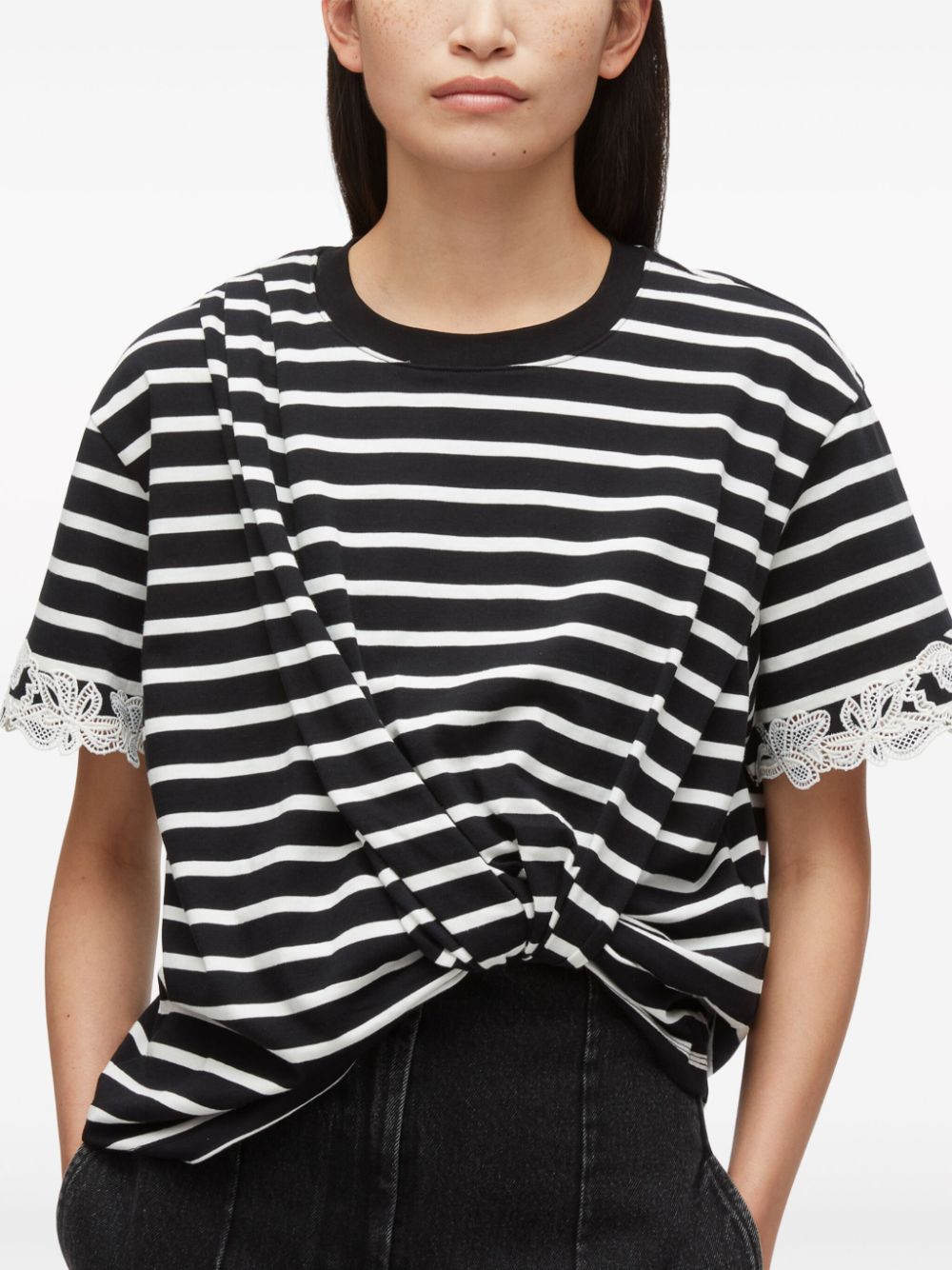 STRIPED DRAPED T-SHIRT W LACE
EMB, black multi stripe