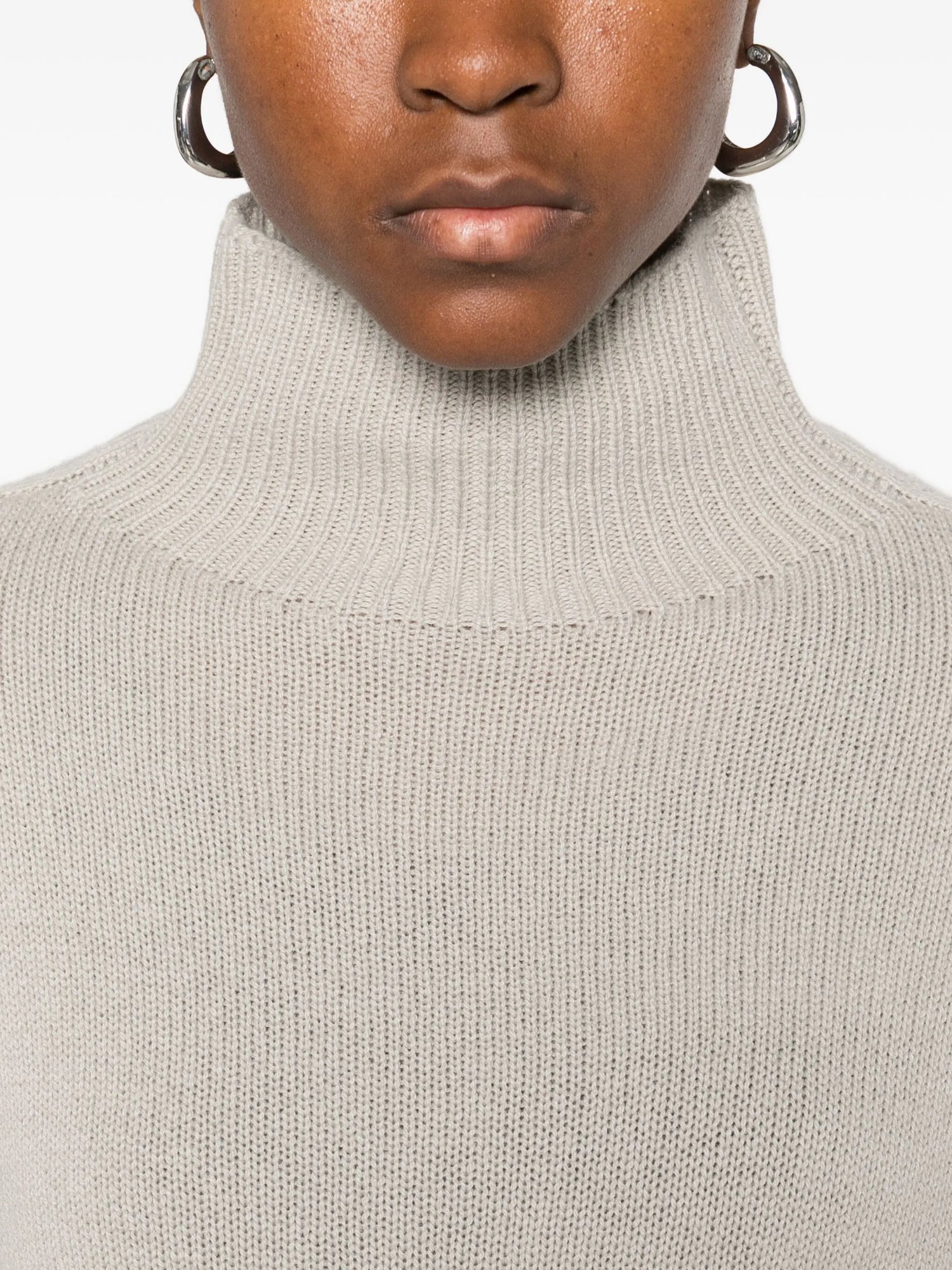 Cashmere mockneck sweater, chalk