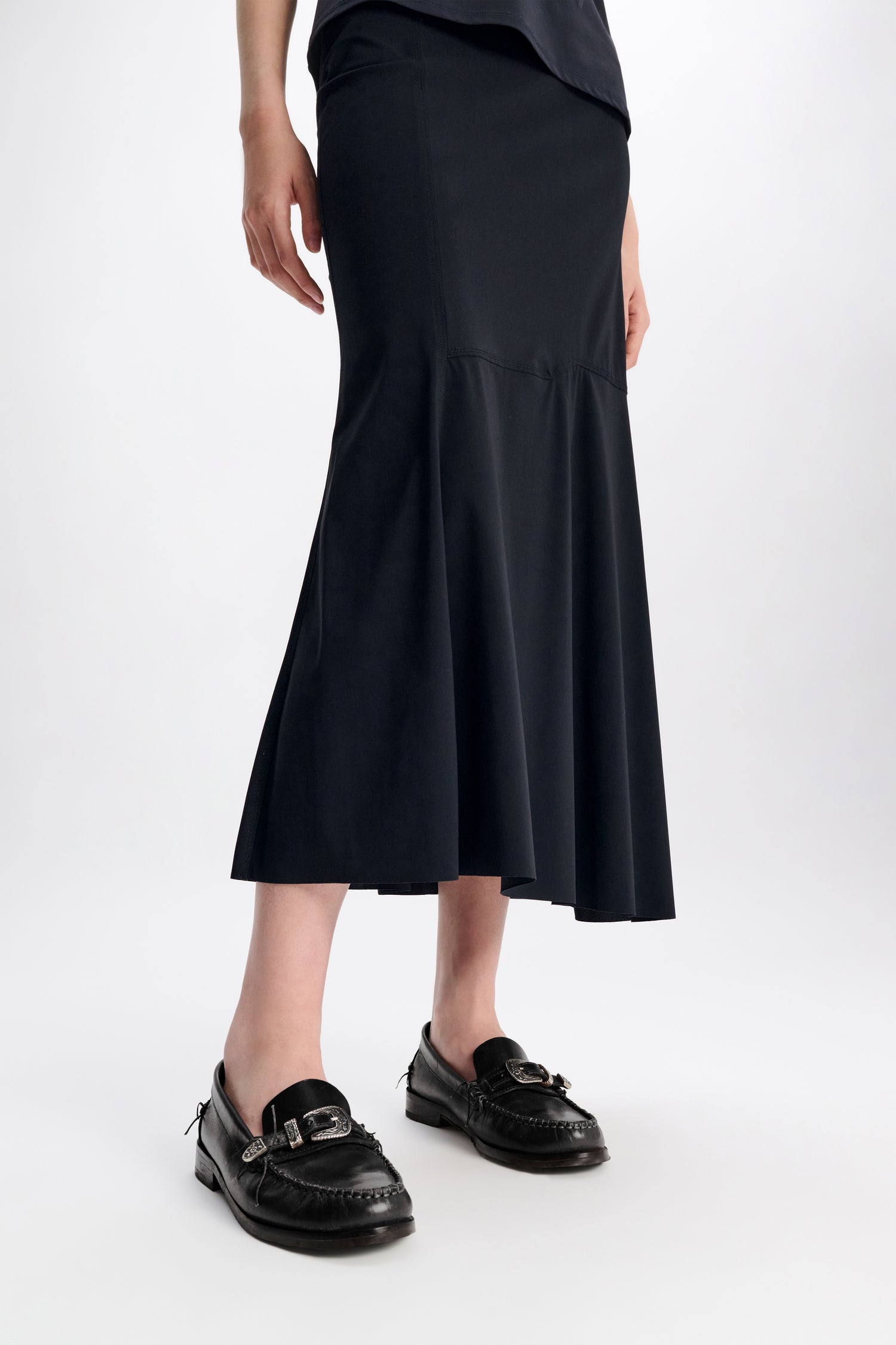 Elegant comfort skirt, black