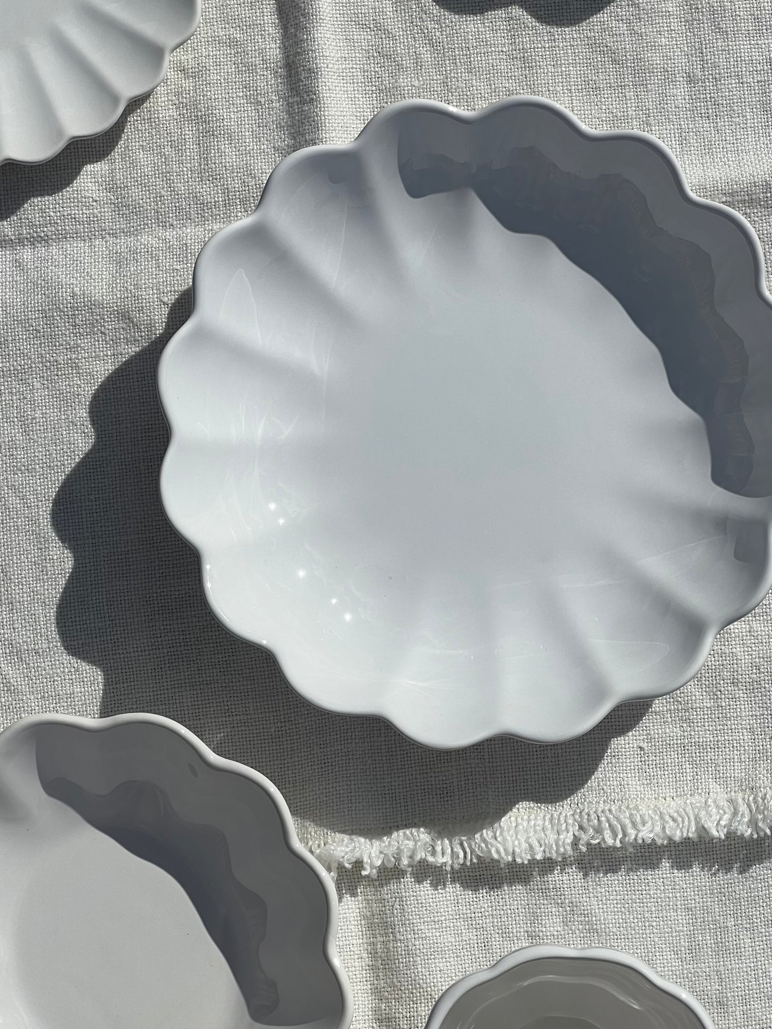 Oyster small plate, sand (20 cm)