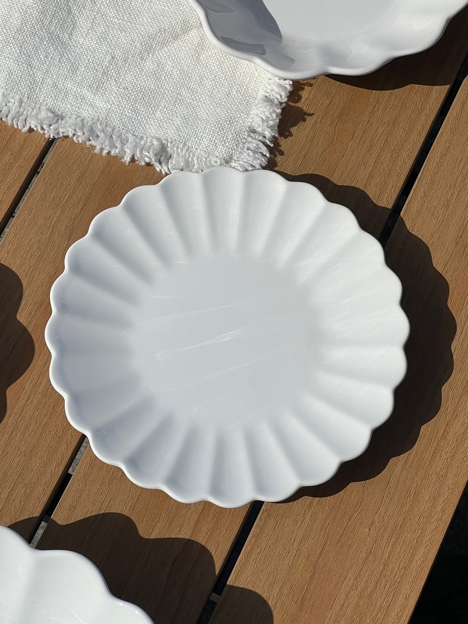 Oyster small plate, sand (20 cm)
