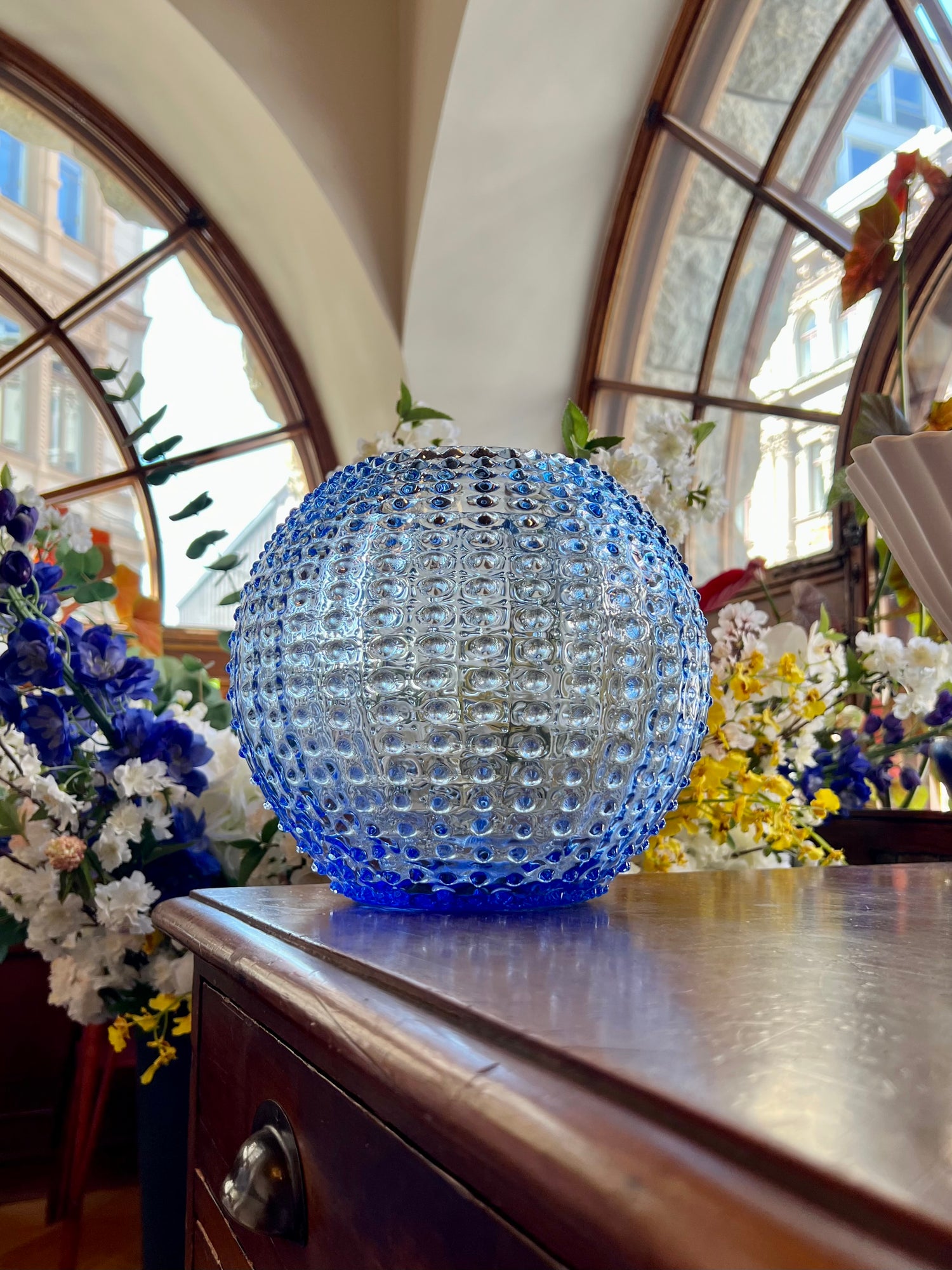Large Hobnail Globe vase, Light blue (24cm)