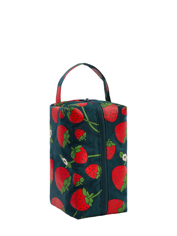 Toiletry kit, strawberry blossom