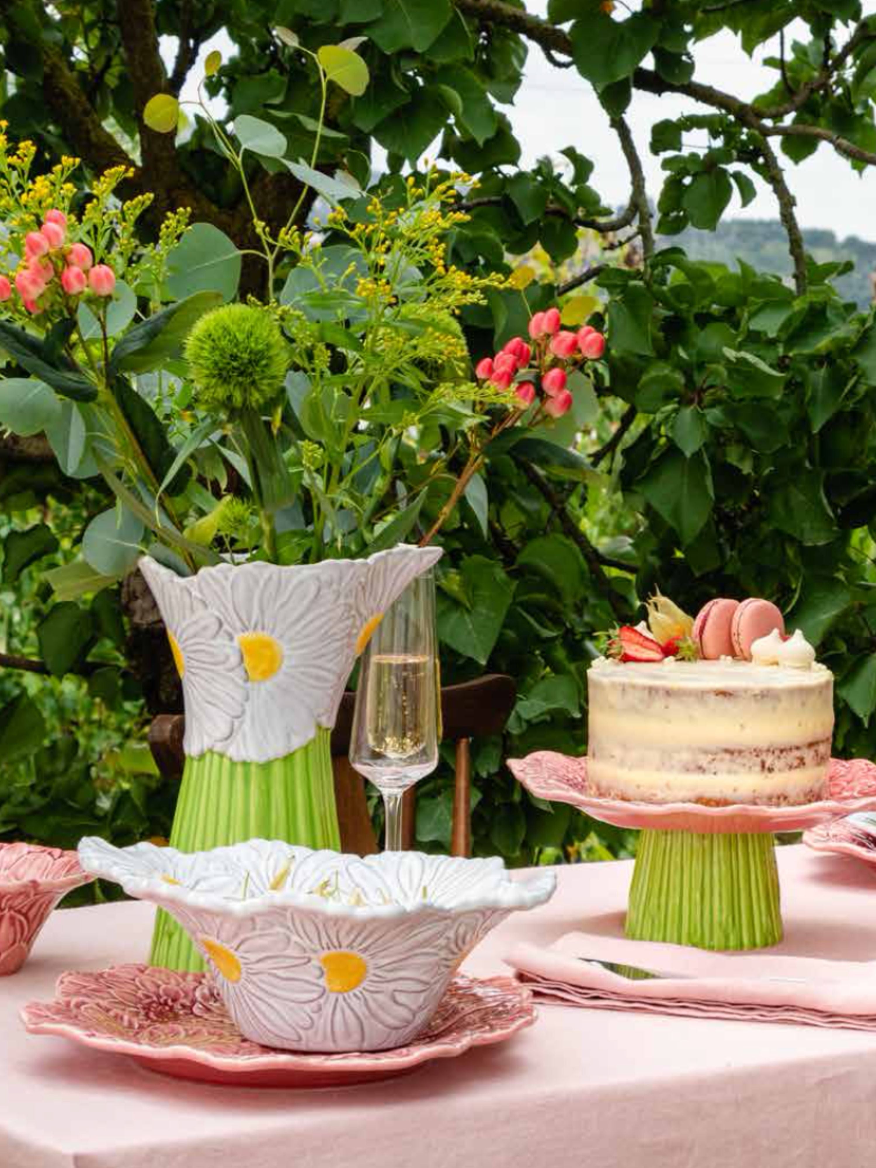Bordallo Pinheiro: Daisy pitcher, Maria Flor collection (1.6l