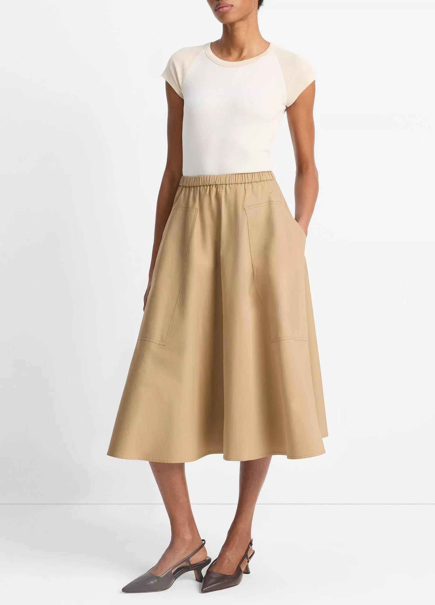 Full skirt with pockets, beige