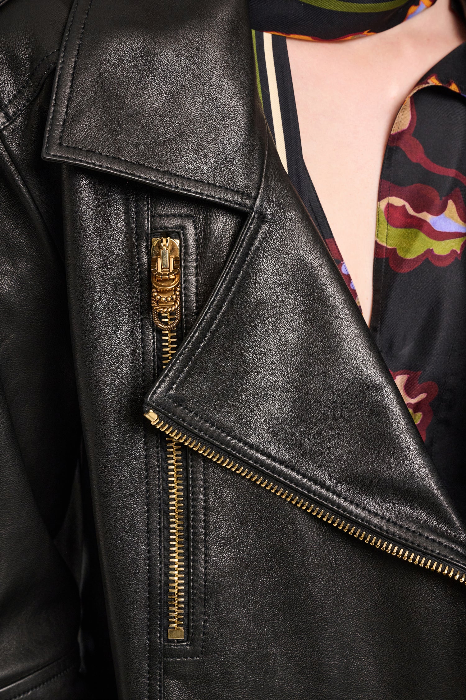 Sleek statement leather jacket, black