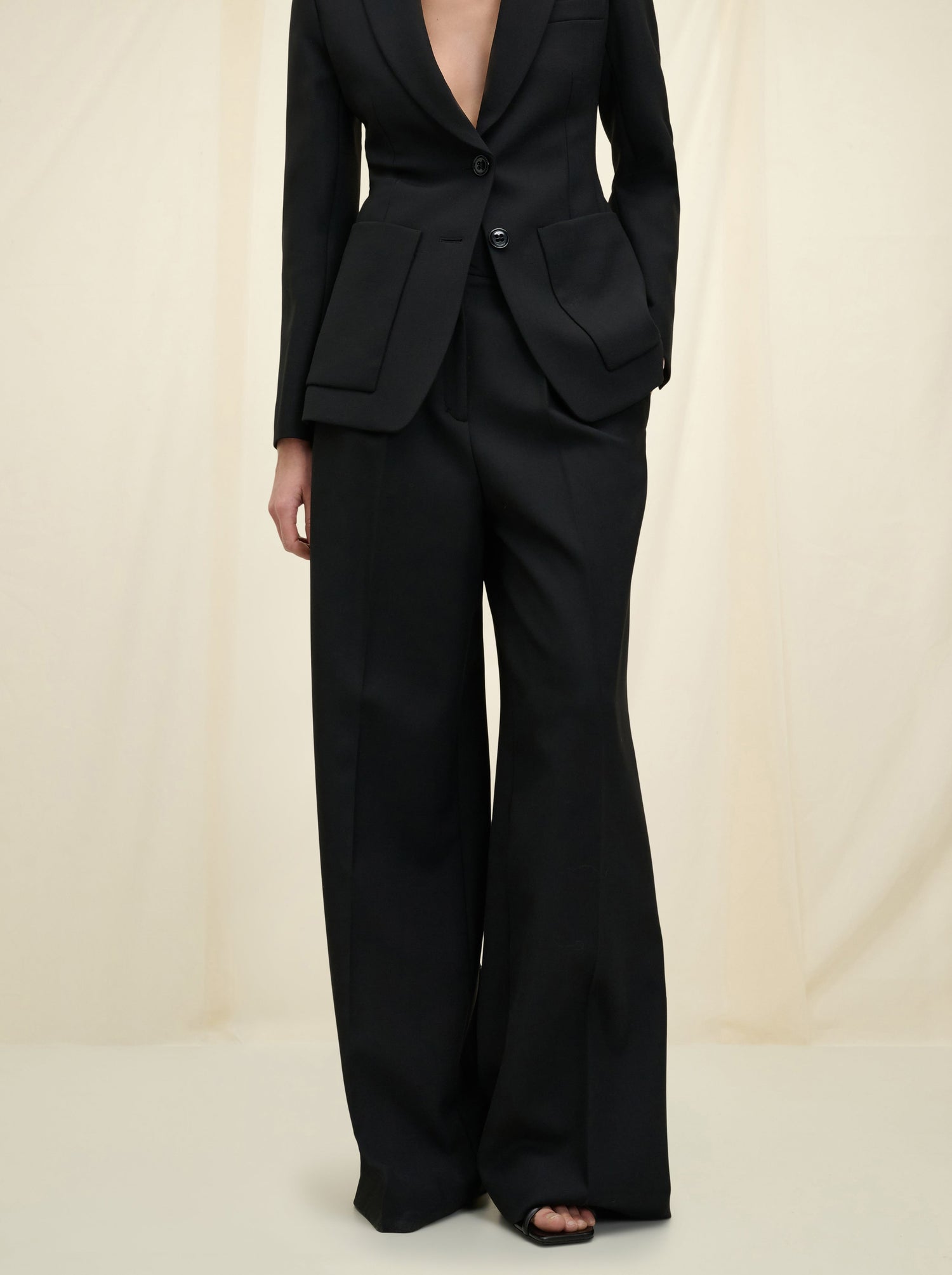 REFRESHING AMBITION high-waisted pants, pure black