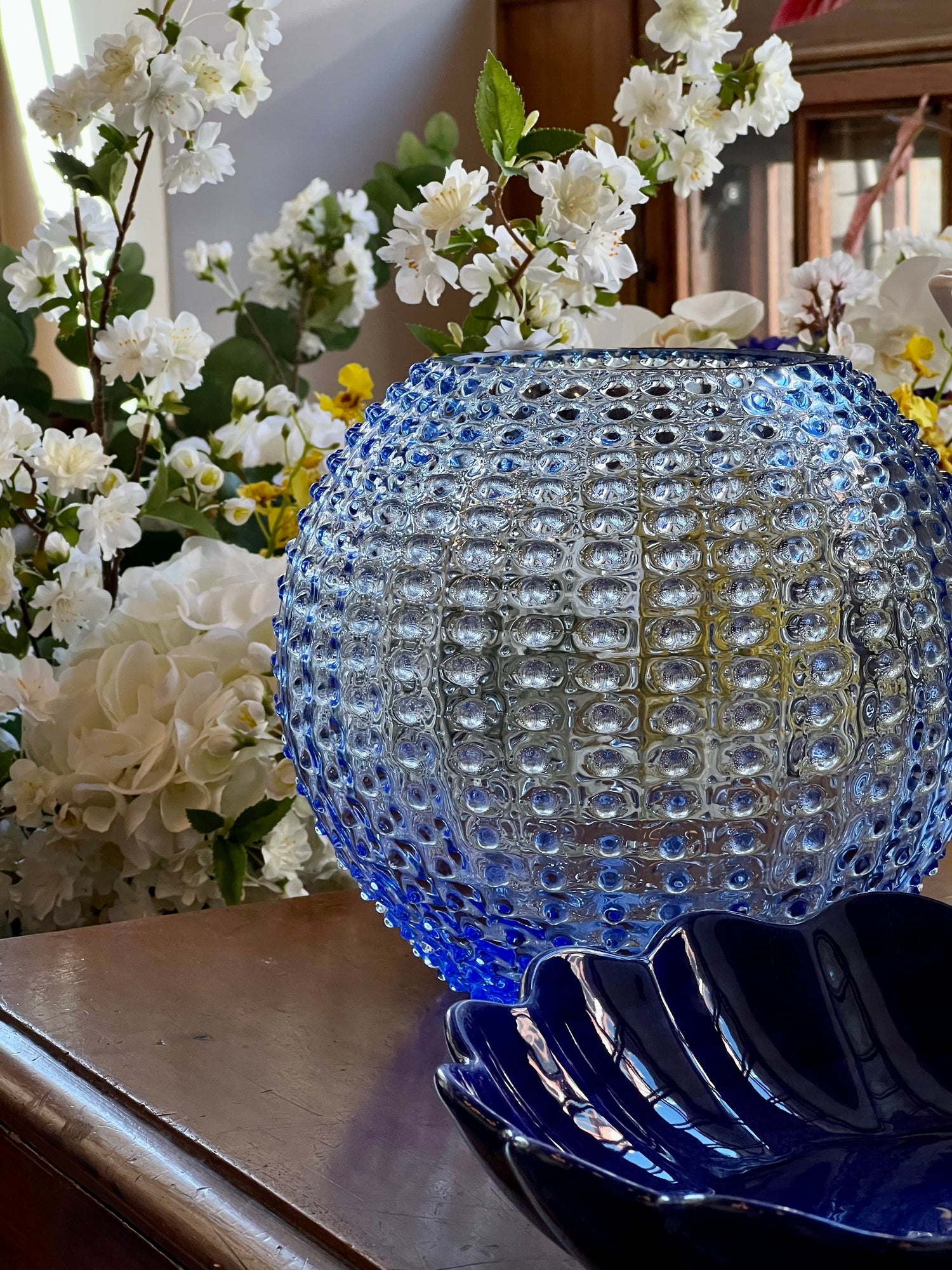 Large Hobnail Globe vase, Light blue (24cm)