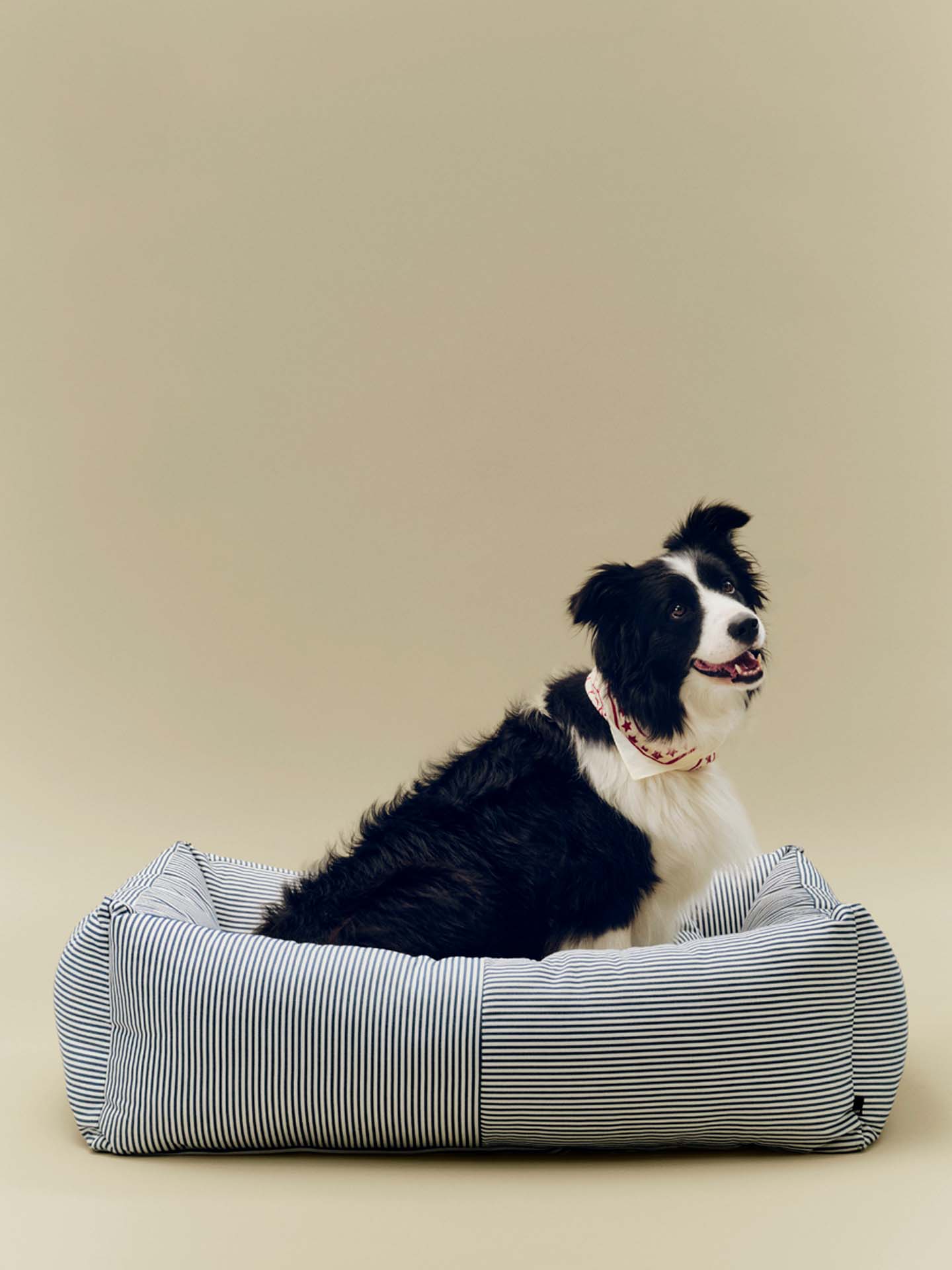 HAY Dogs Bed Zip large, blue and white stripe